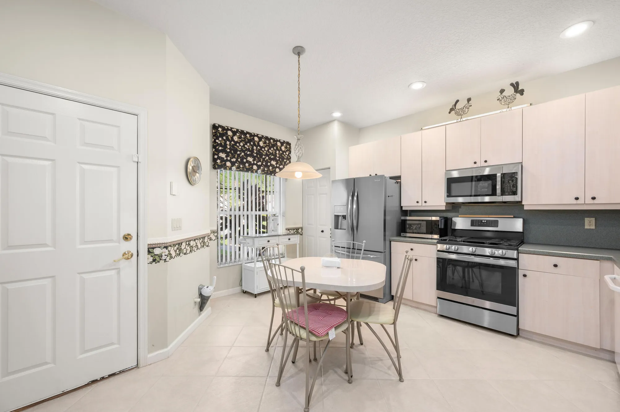 Property Slideshow image 10 of 63 | 324 nw treeline trce, Port Saint Lucie, FL, 34986