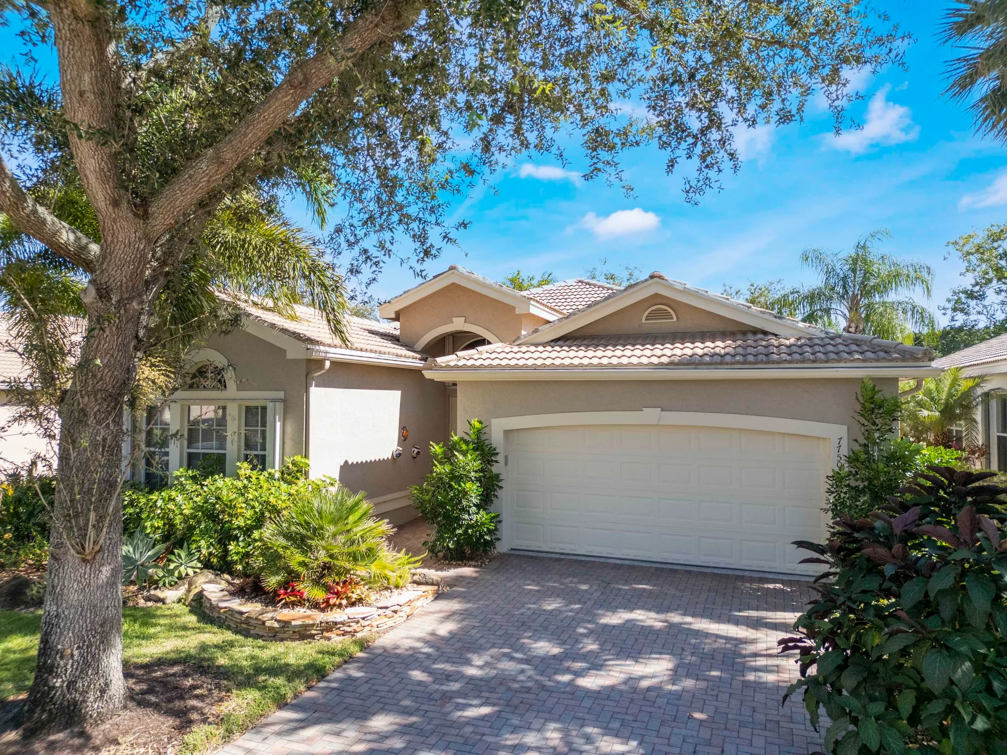 Property Slideshow image 27 of 35 | 7750 ocean sunset dr, Lake Worth, FL, 33467