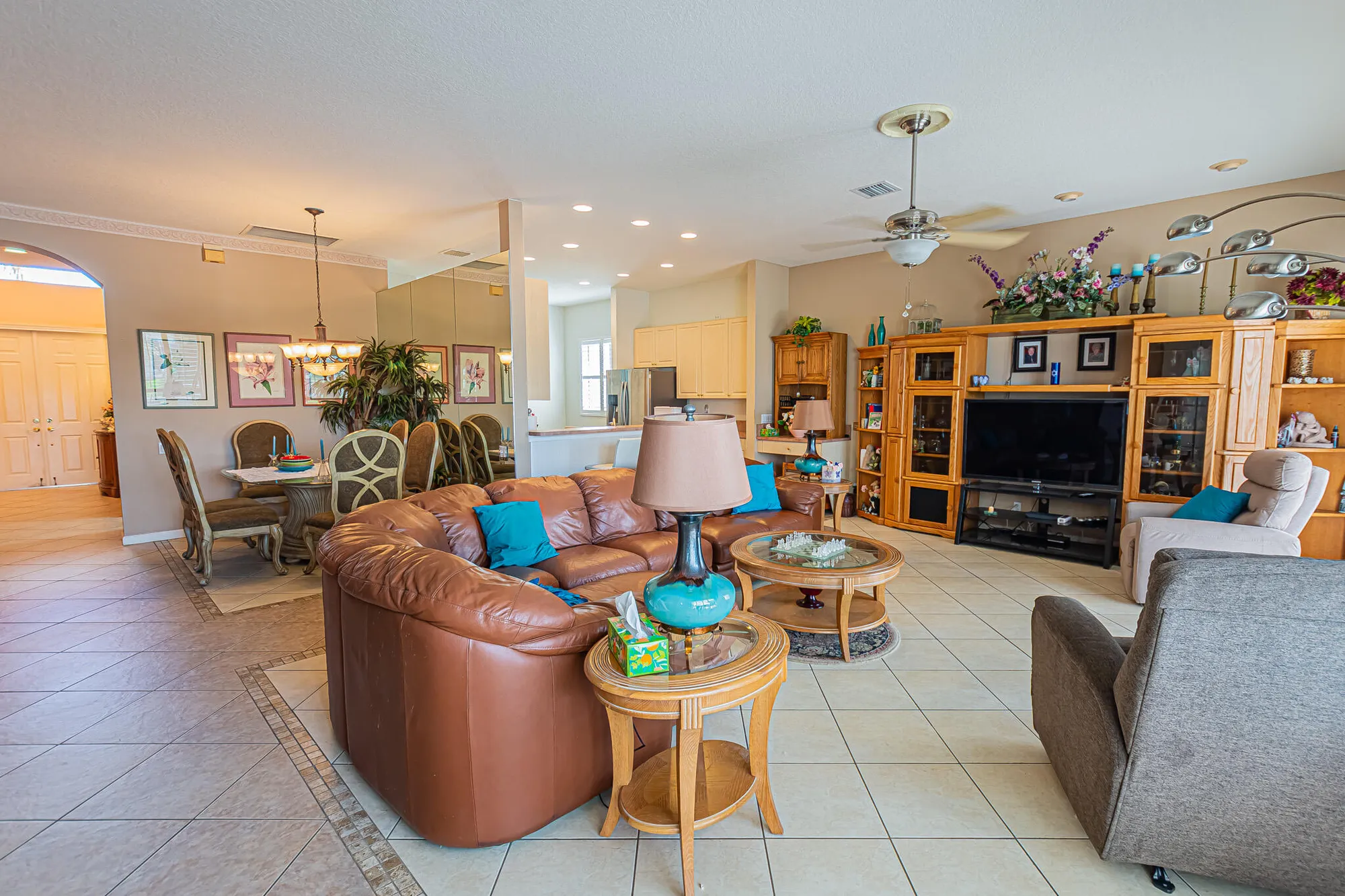 Property Slideshow image 10 of 50 | 307 nw clearview ct, Port Saint Lucie, FL, 34986