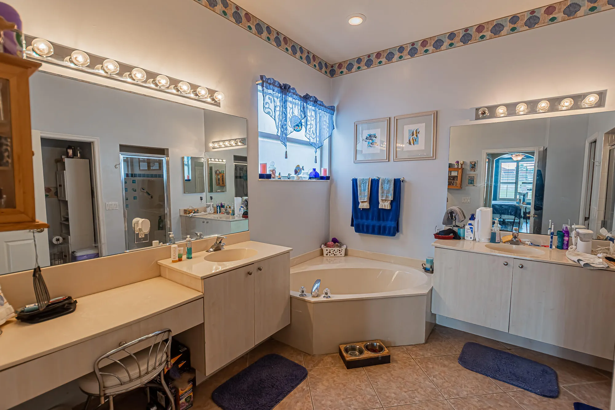 Property Slideshow image 13 of 50 | 307 nw clearview ct, Port Saint Lucie, FL, 34986