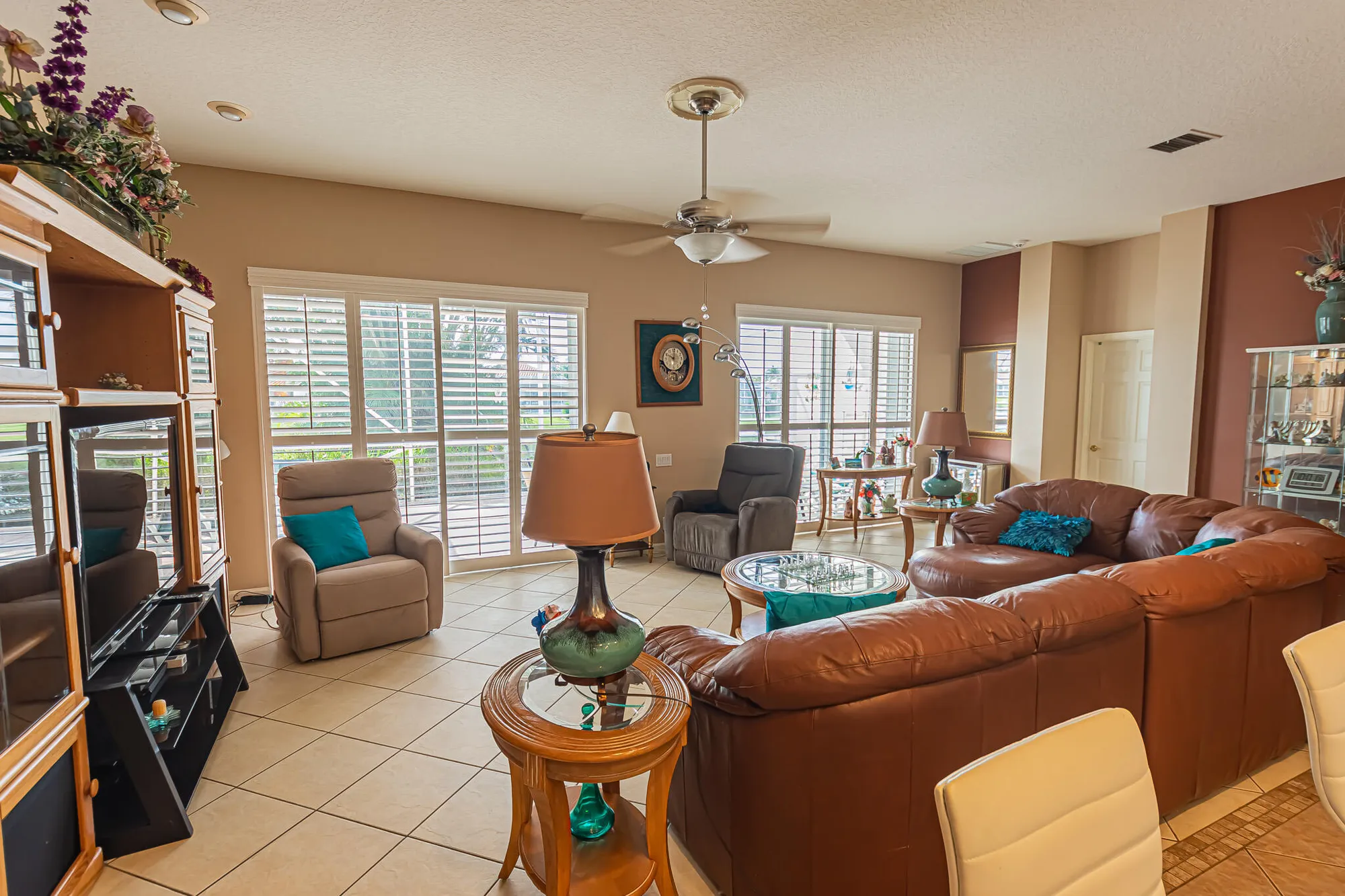 Property Slideshow image 9 of 50 | 307 nw clearview ct, Port Saint Lucie, FL, 34986