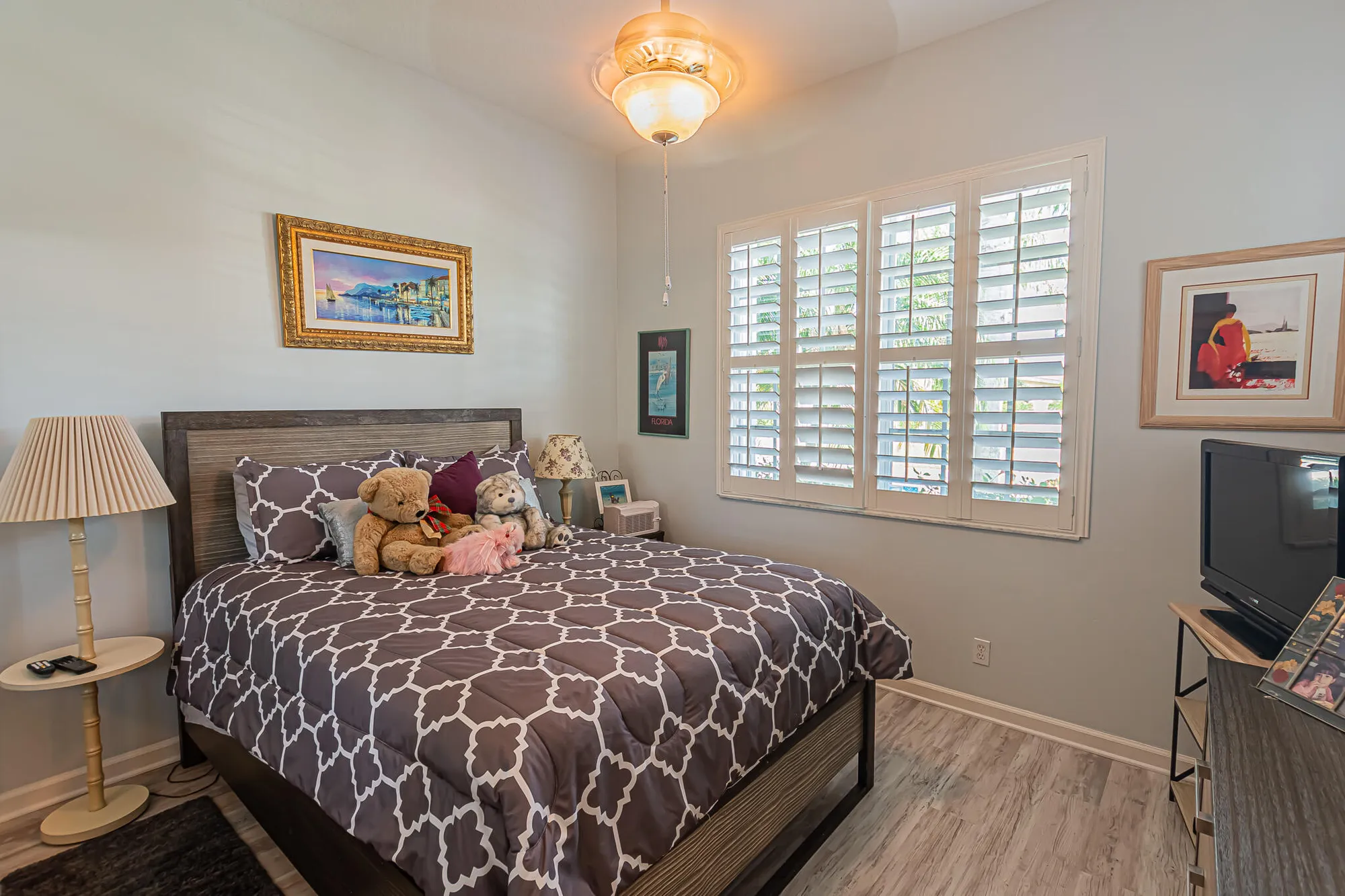 Property Slideshow image 14 of 50 | 307 nw clearview ct, Port Saint Lucie, FL, 34986