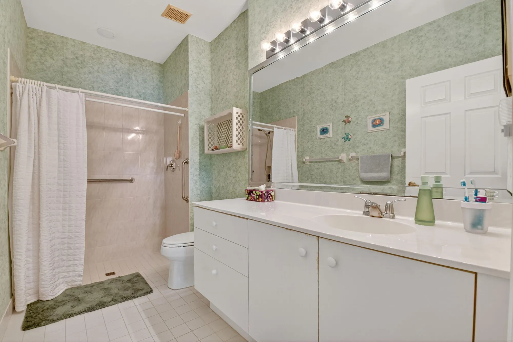 Property Slideshow image 28 of 46 | 15431 watershore ln, Delray Beach, FL, 33484