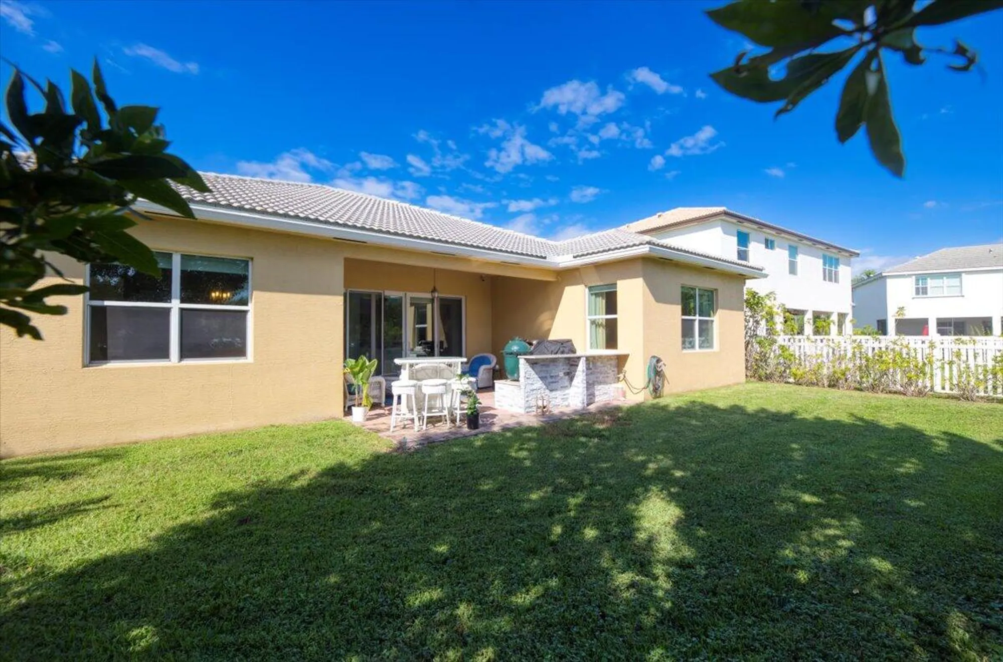 Property Slideshow image 48 of 101 | 11400 sw hillcrest cir, Port Saint Lucie, FL, 34987