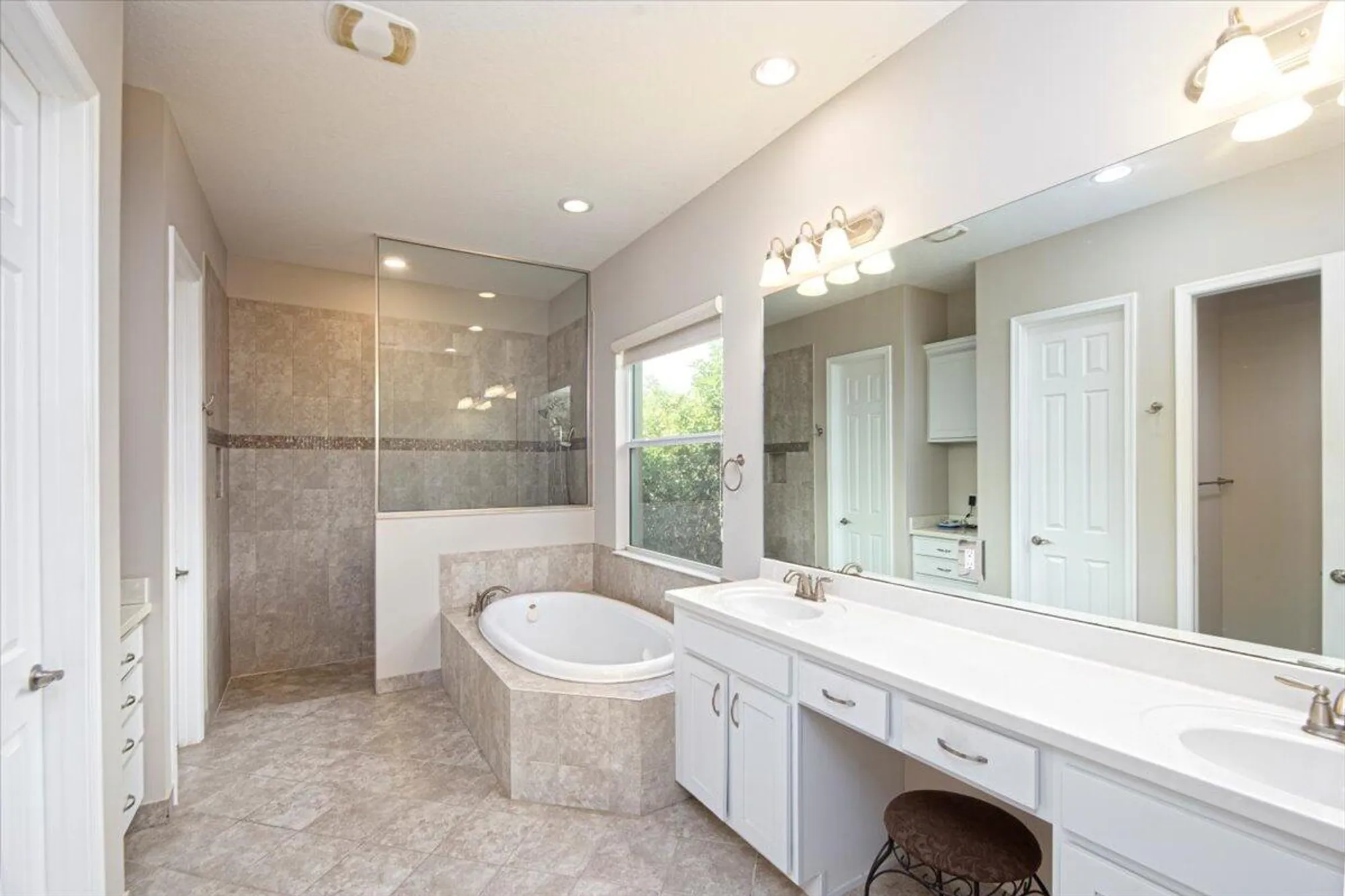Property Slideshow image 30 of 101 | 11400 sw hillcrest cir, Port Saint Lucie, FL, 34987