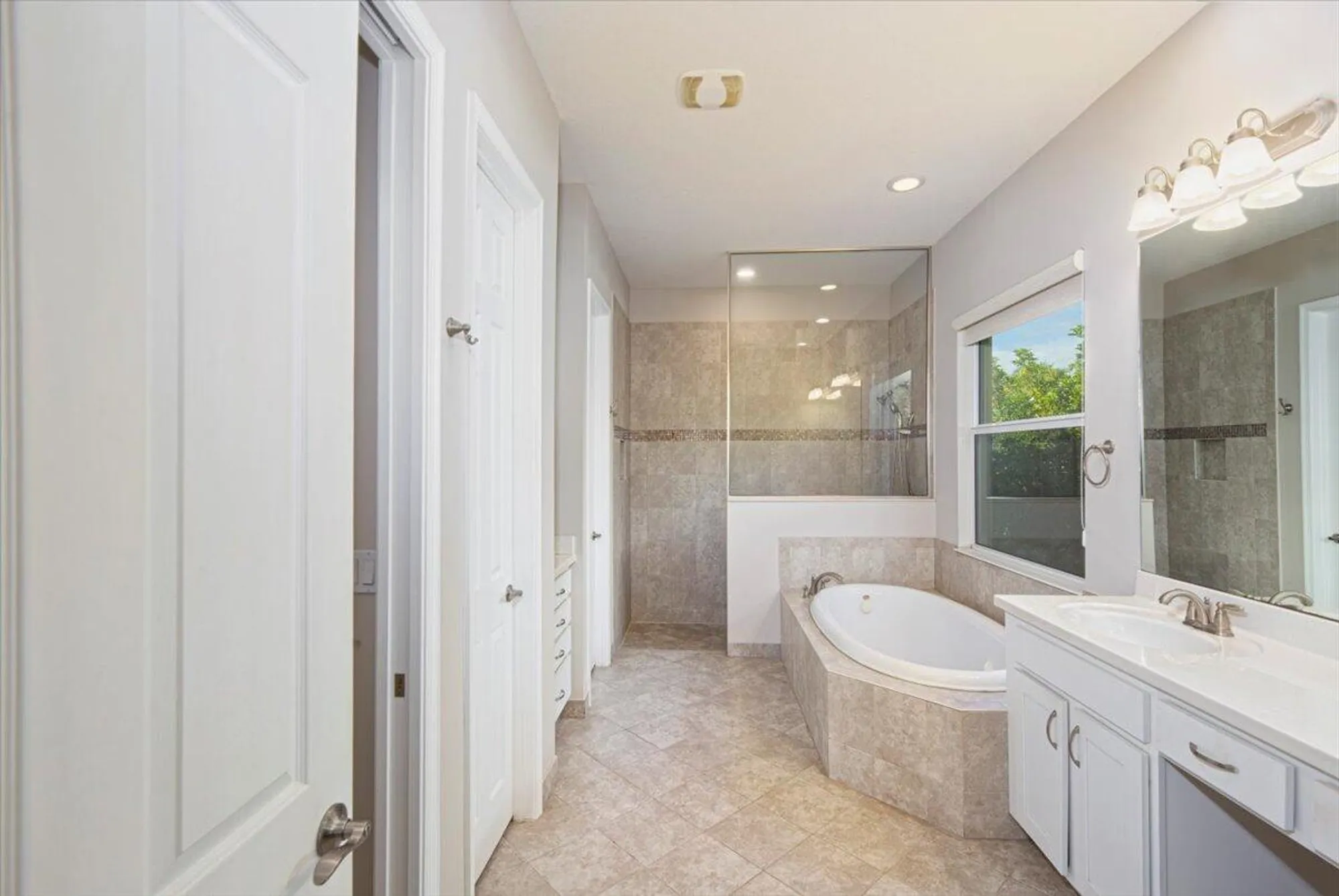 Property Slideshow image 29 of 101 | 11400 sw hillcrest cir, Port Saint Lucie, FL, 34987