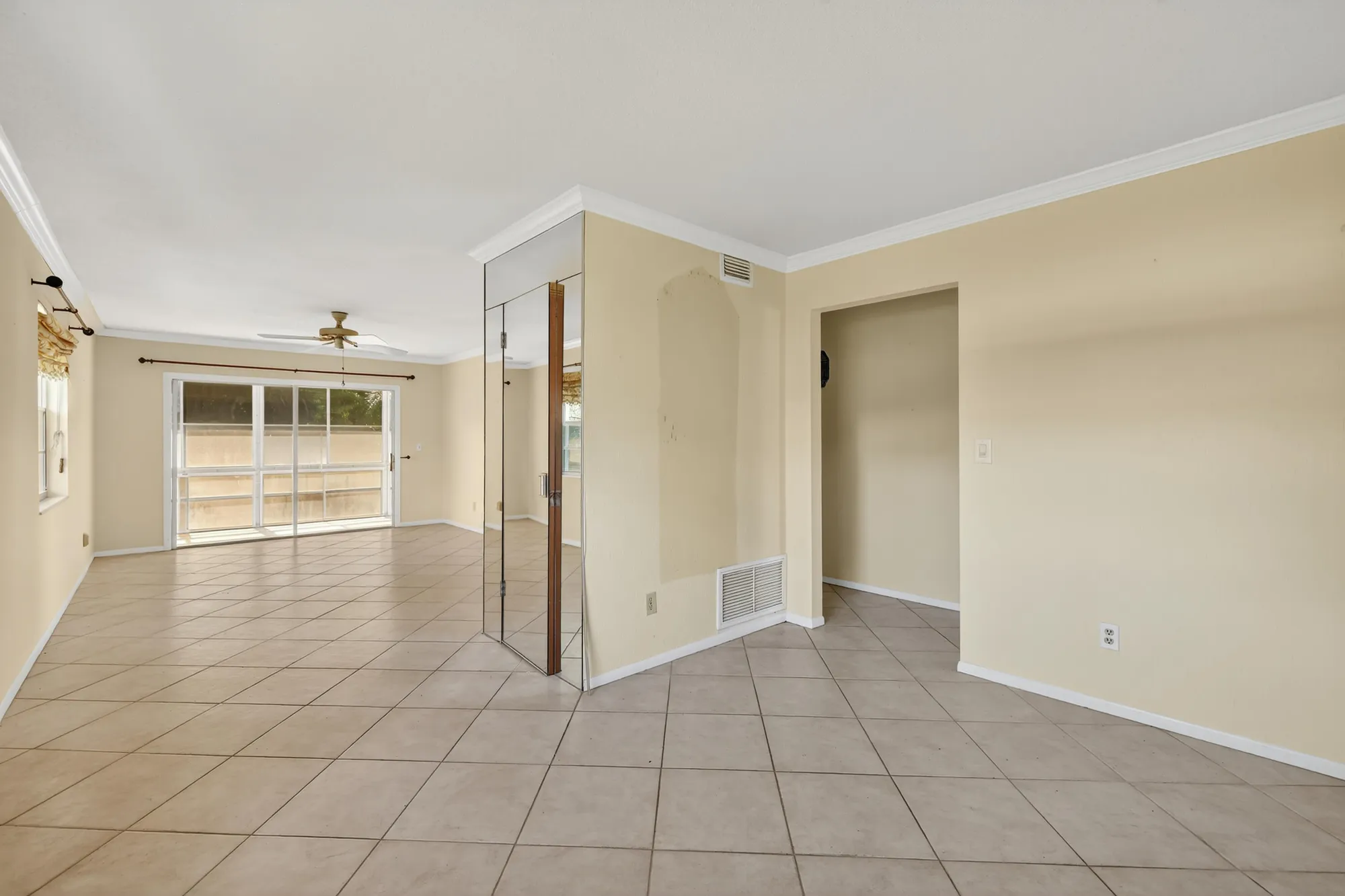 Property Slideshow image 4 of 24 | 2600 se ocean blvd l15, Stuart, FL, 34996