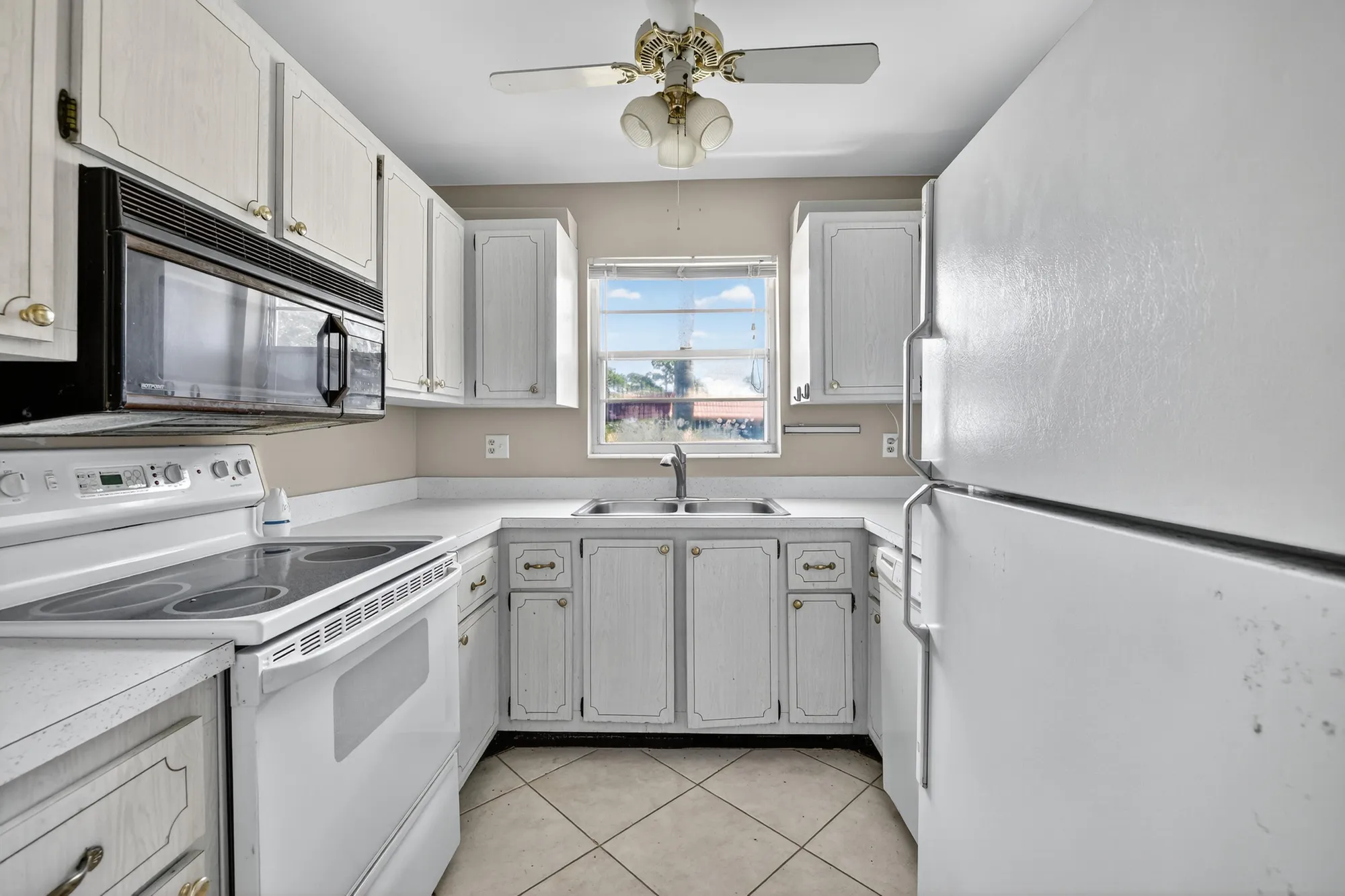 Property Slideshow image 21 of 24 | 2600 se ocean blvd l15, Stuart, FL, 34996