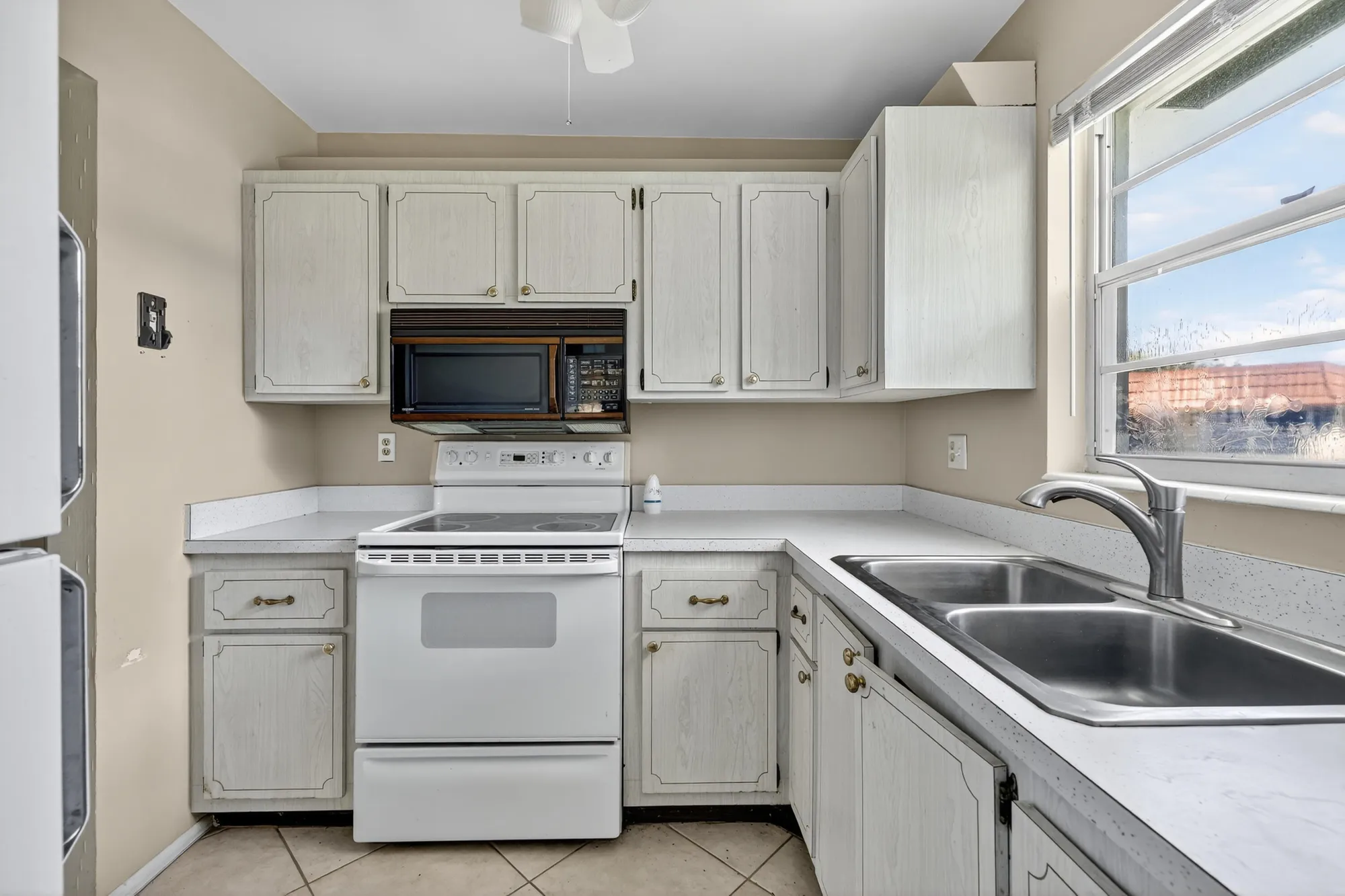 Property Slideshow image 22 of 24 | 2600 se ocean blvd l15, Stuart, FL, 34996