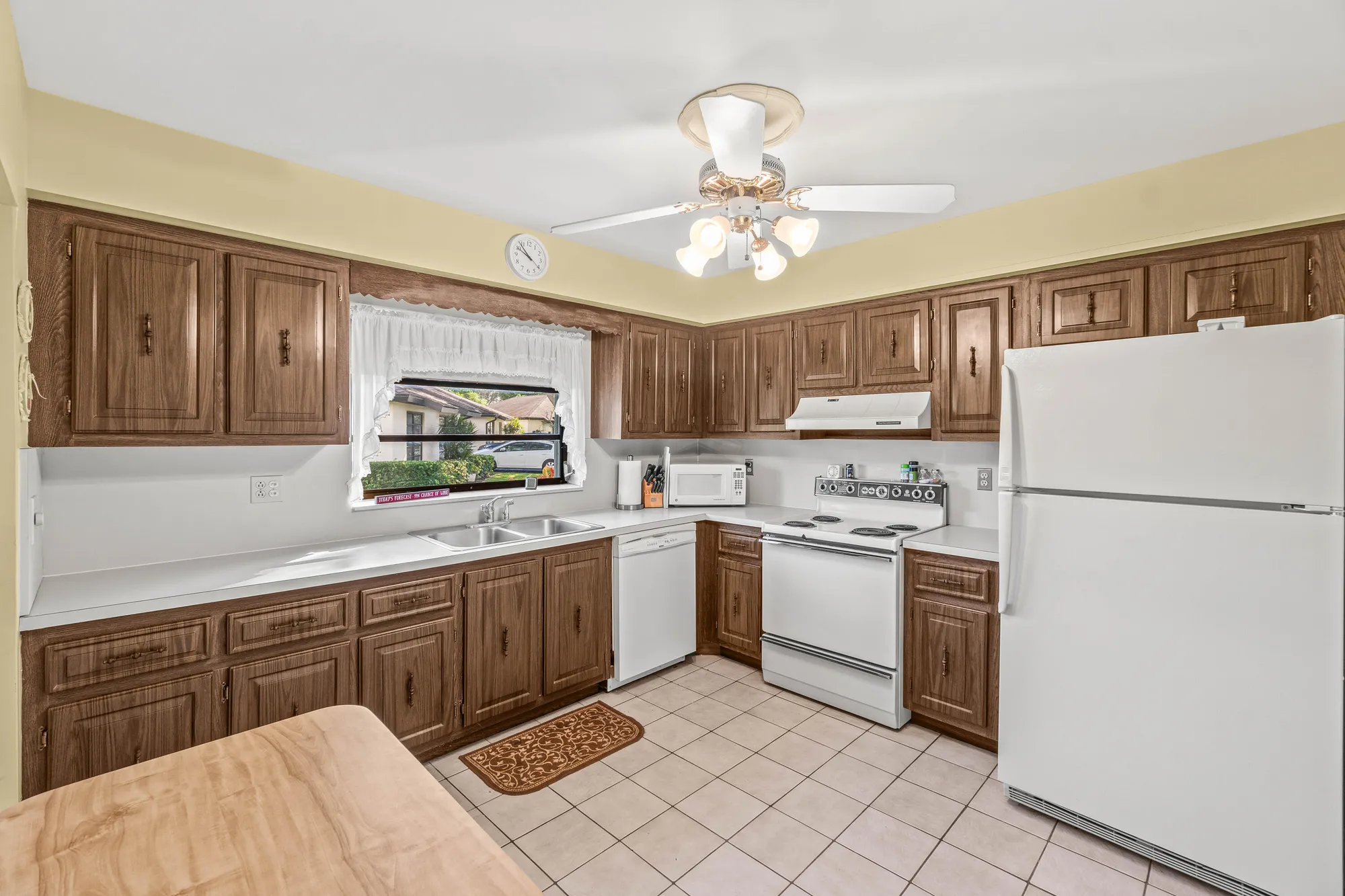 Property Slideshow image 8 of 27 | 4868 hawkwood rd a, Boynton Beach, FL, 33436