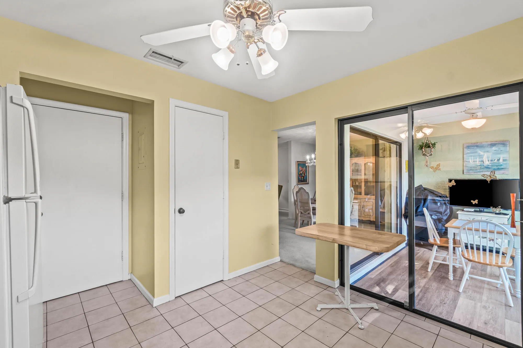 Property Slideshow image 10 of 27 | 4868 hawkwood rd a, Boynton Beach, FL, 33436