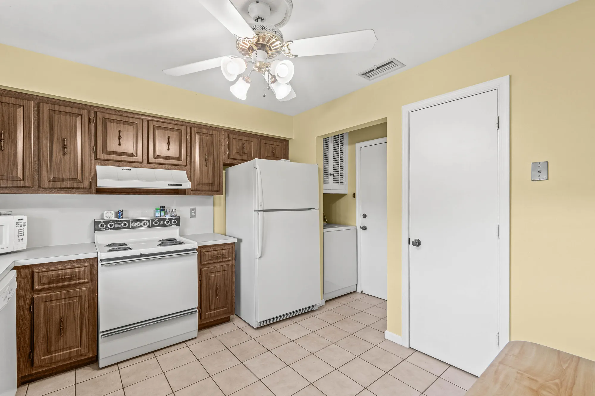 Property Slideshow image 11 of 27 | 4868 hawkwood rd a, Boynton Beach, FL, 33436