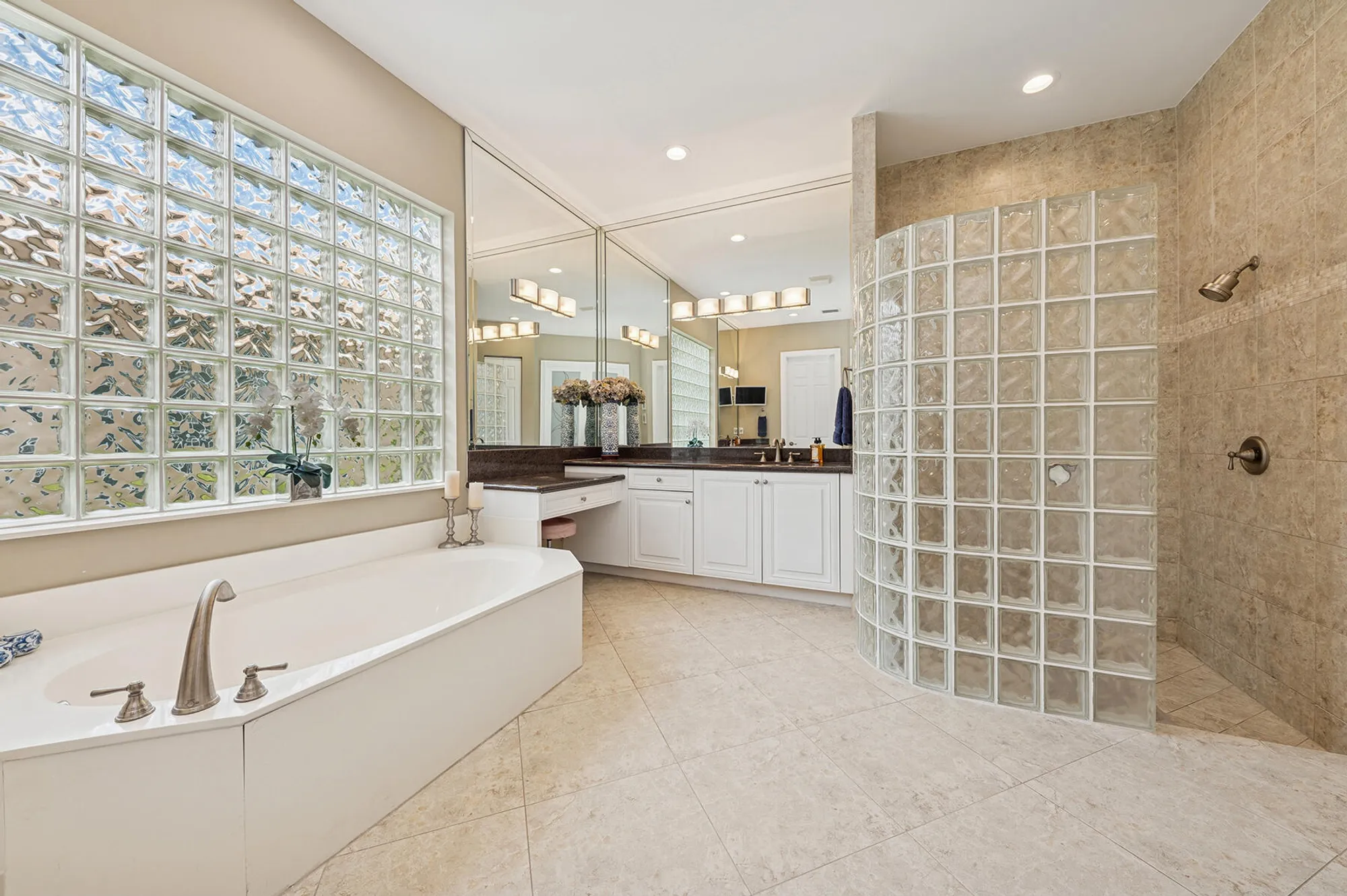 Property Slideshow image 14 of 22 | 6934 great falls cir, Boynton Beach, FL, 33437