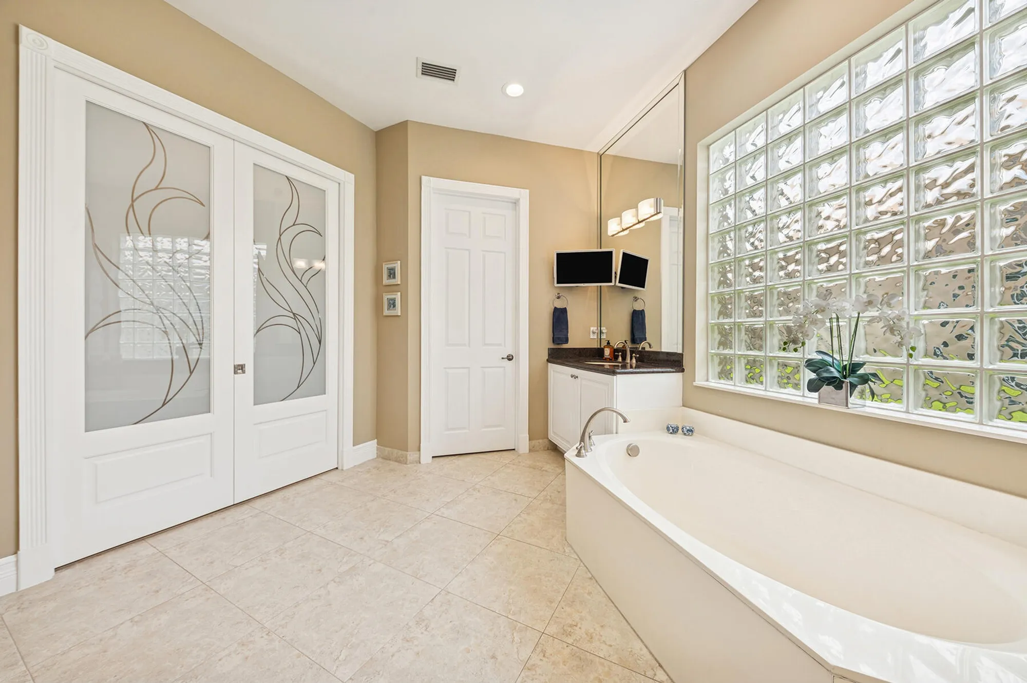 Property Slideshow image 15 of 22 | 6934 great falls cir, Boynton Beach, FL, 33437
