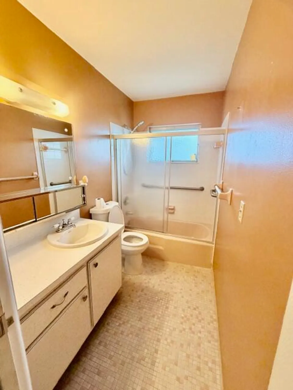 Property Slideshow image 6 of 18 | 2581 barkley dr h, West Palm Beach, FL, 33415