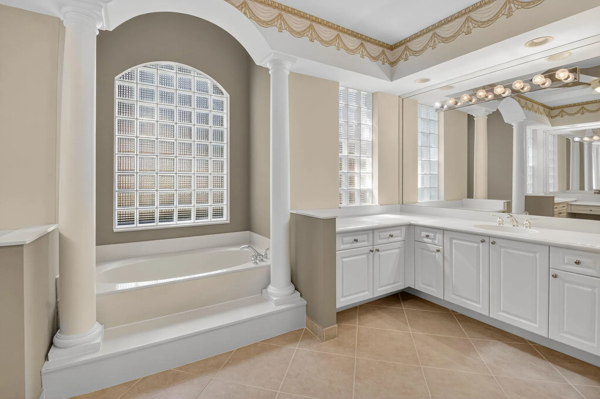 Property Slideshow image 44 of 102 | 7233 francisco bend dr, Delray Beach, FL, 33446