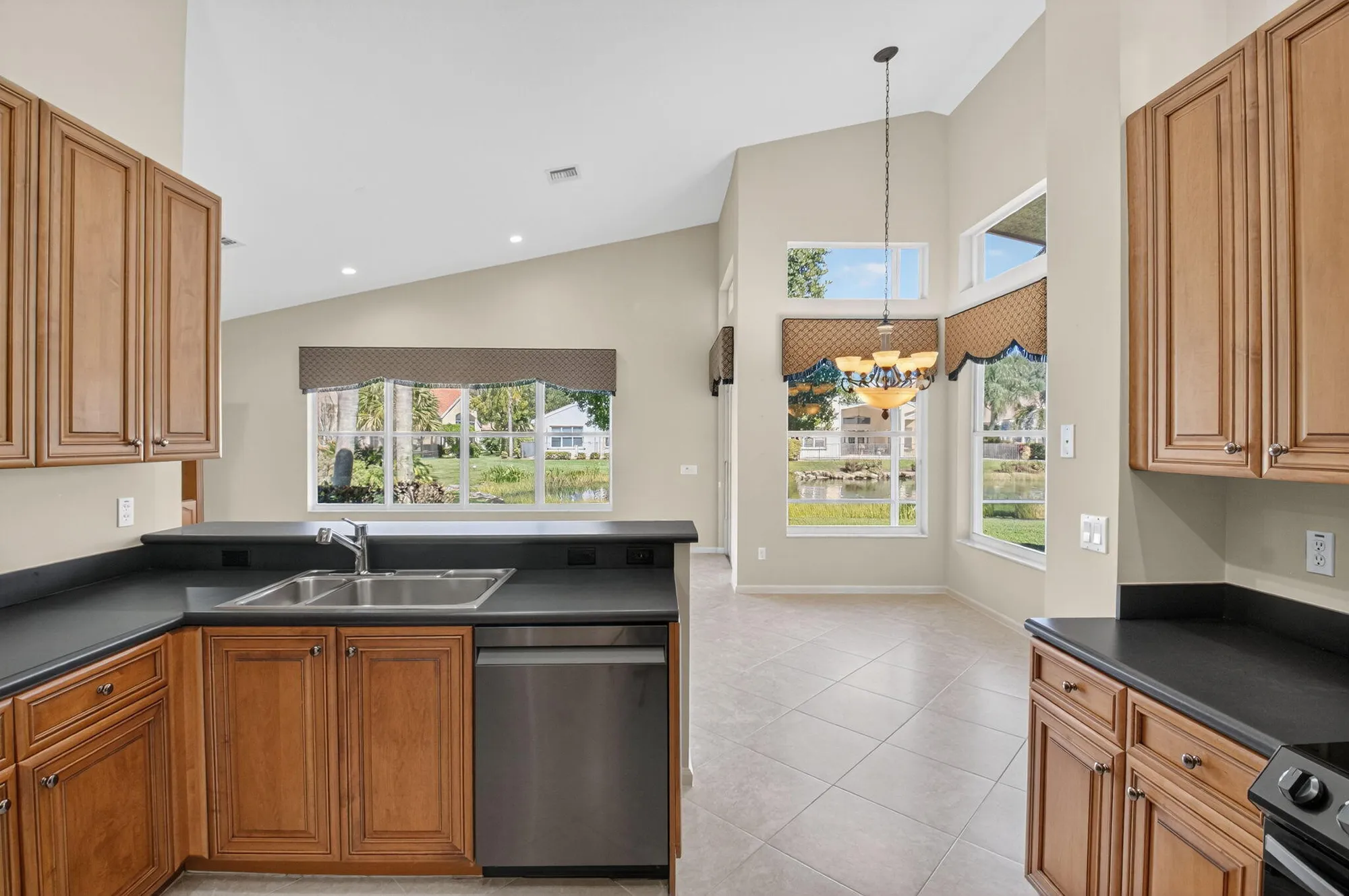 Property Slideshow image 32 of 102 | 7233 francisco bend dr, Delray Beach, FL, 33446