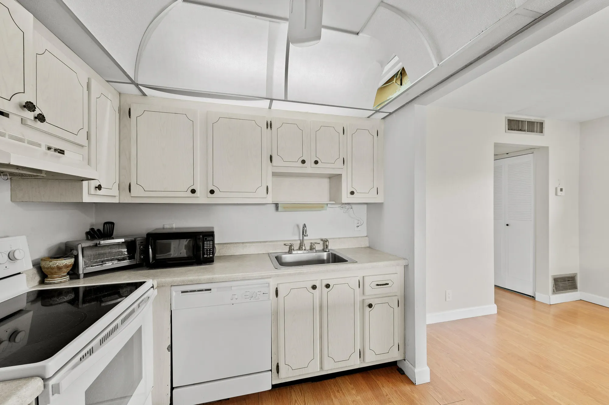 Property Slideshow image 18 of 63 | 43 saxony a, Delray Beach, FL, 33446