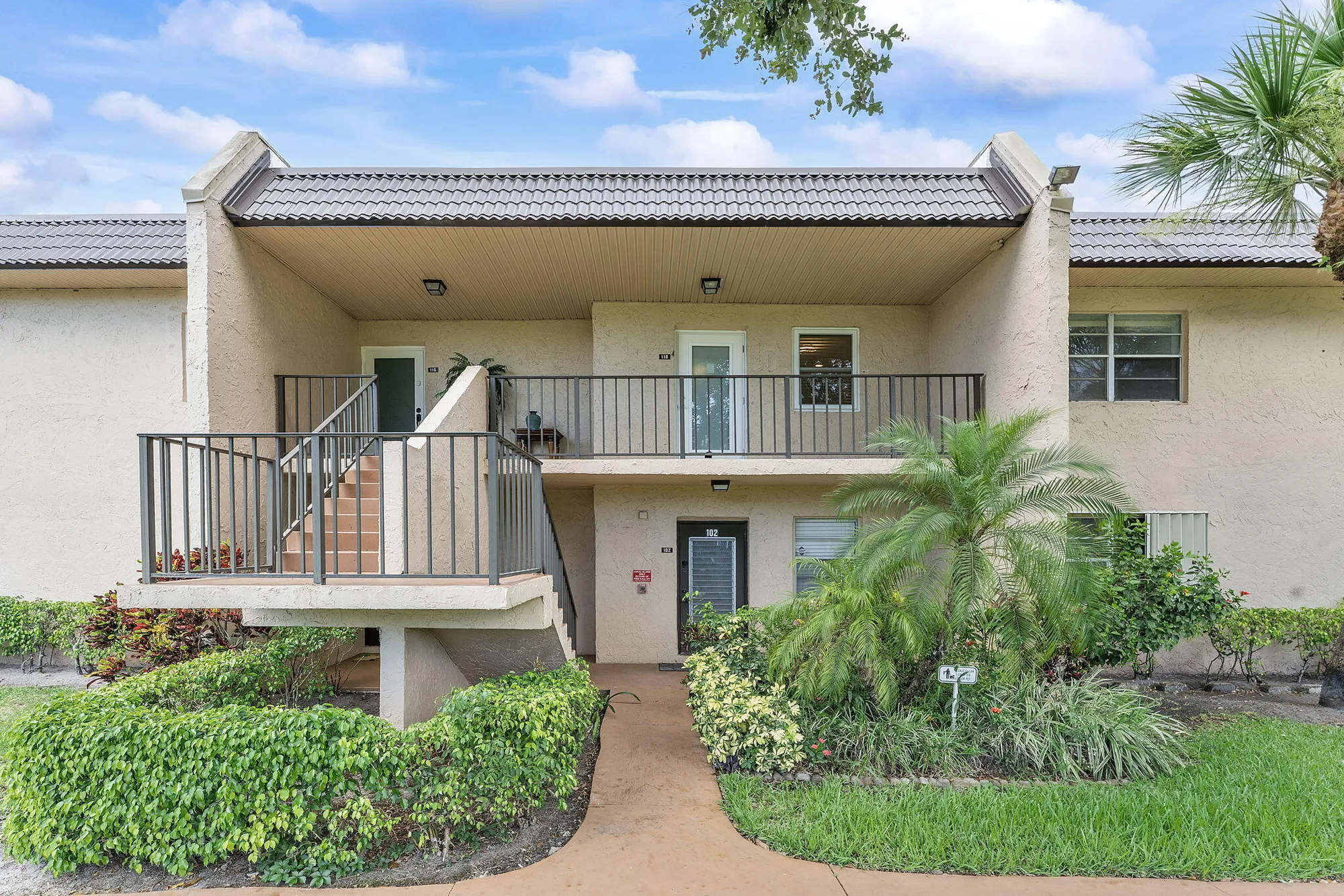 Property Slideshow image 19 of 23 | 118 lake constance dr, West Palm Beach, FL, 33411