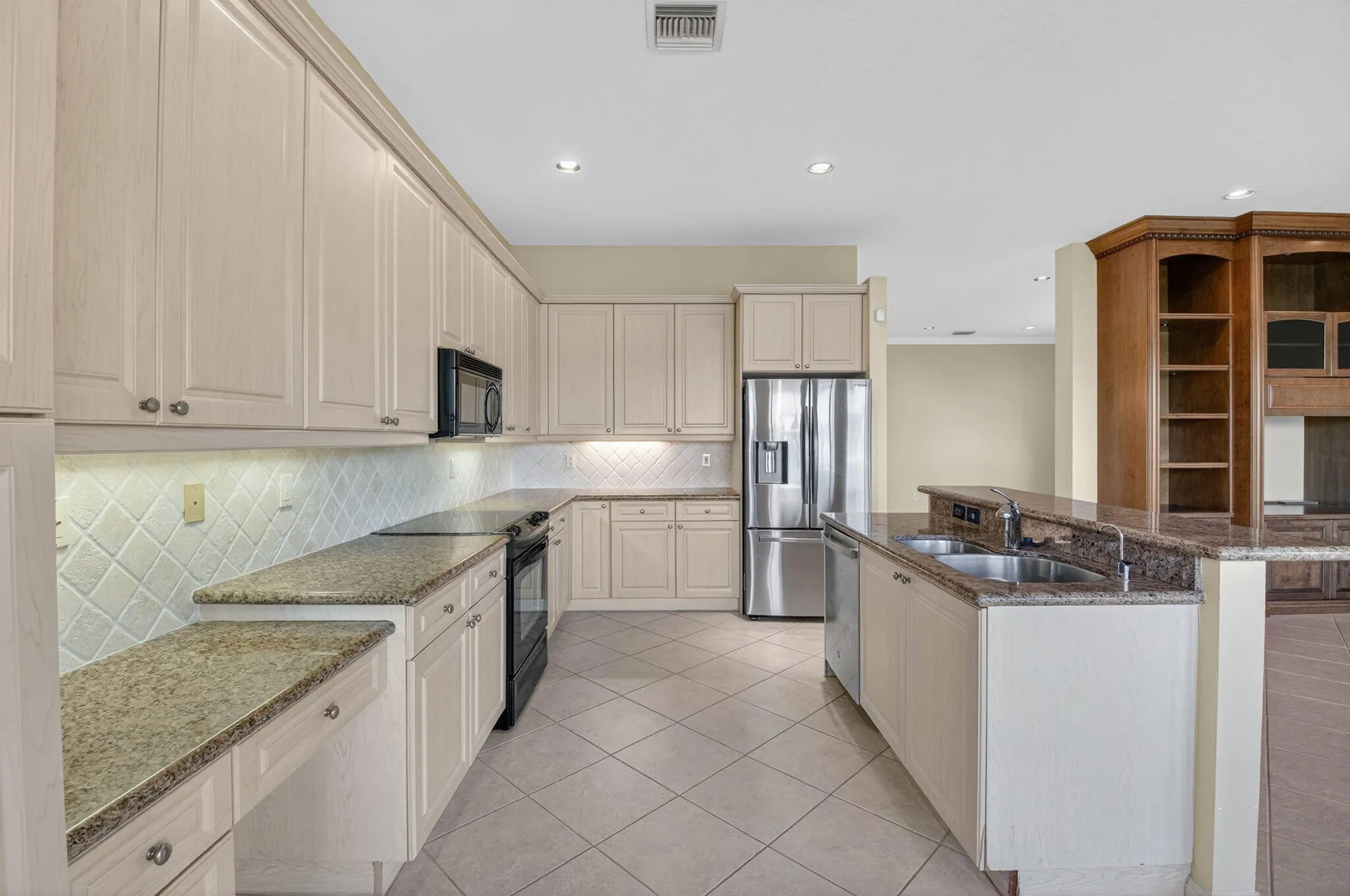 Property Slideshow image 19 of 94 | 7303 morocca lake dr, Delray Beach, FL, 33446