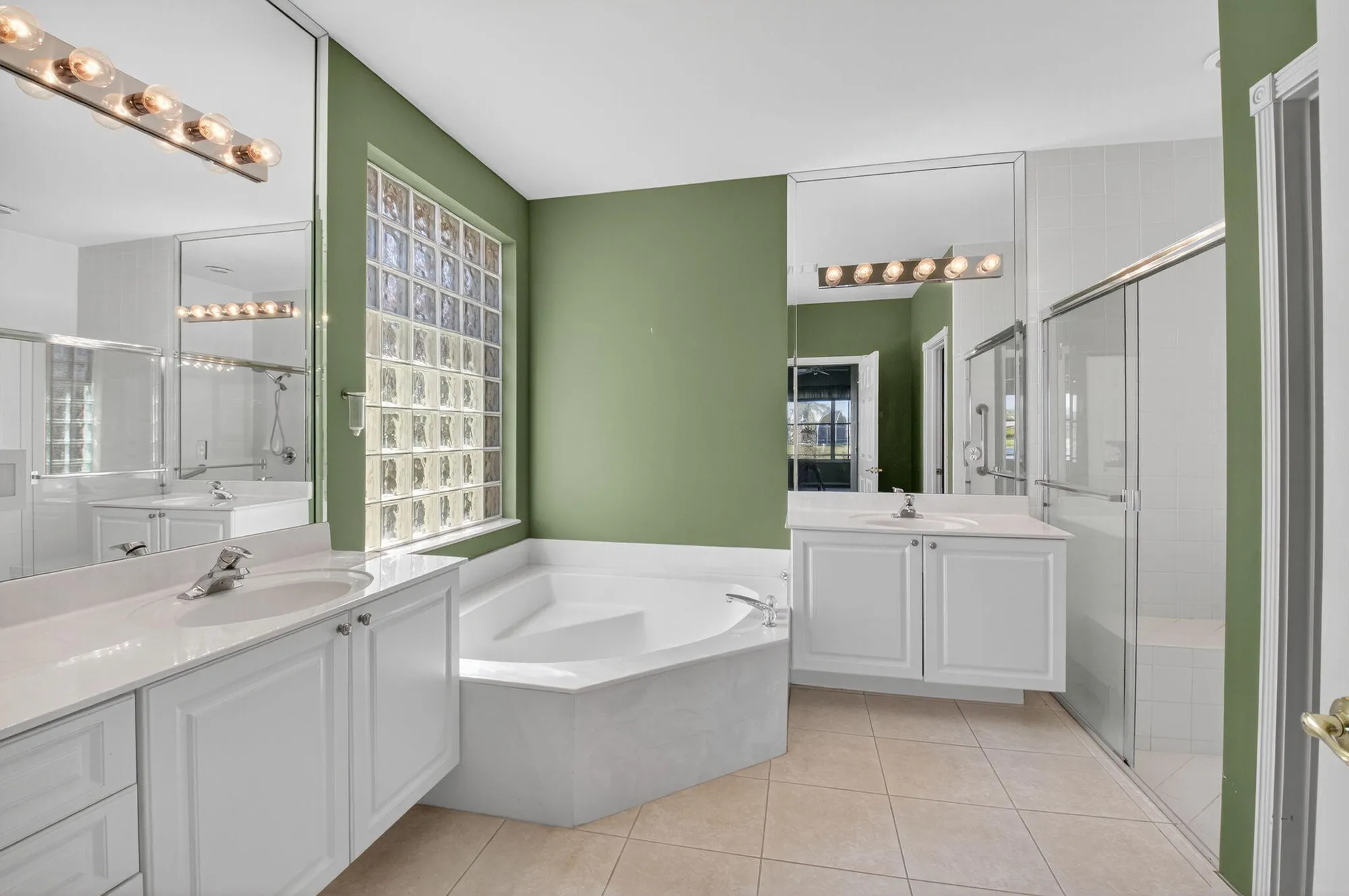 Property Slideshow image 29 of 94 | 7303 morocca lake dr, Delray Beach, FL, 33446