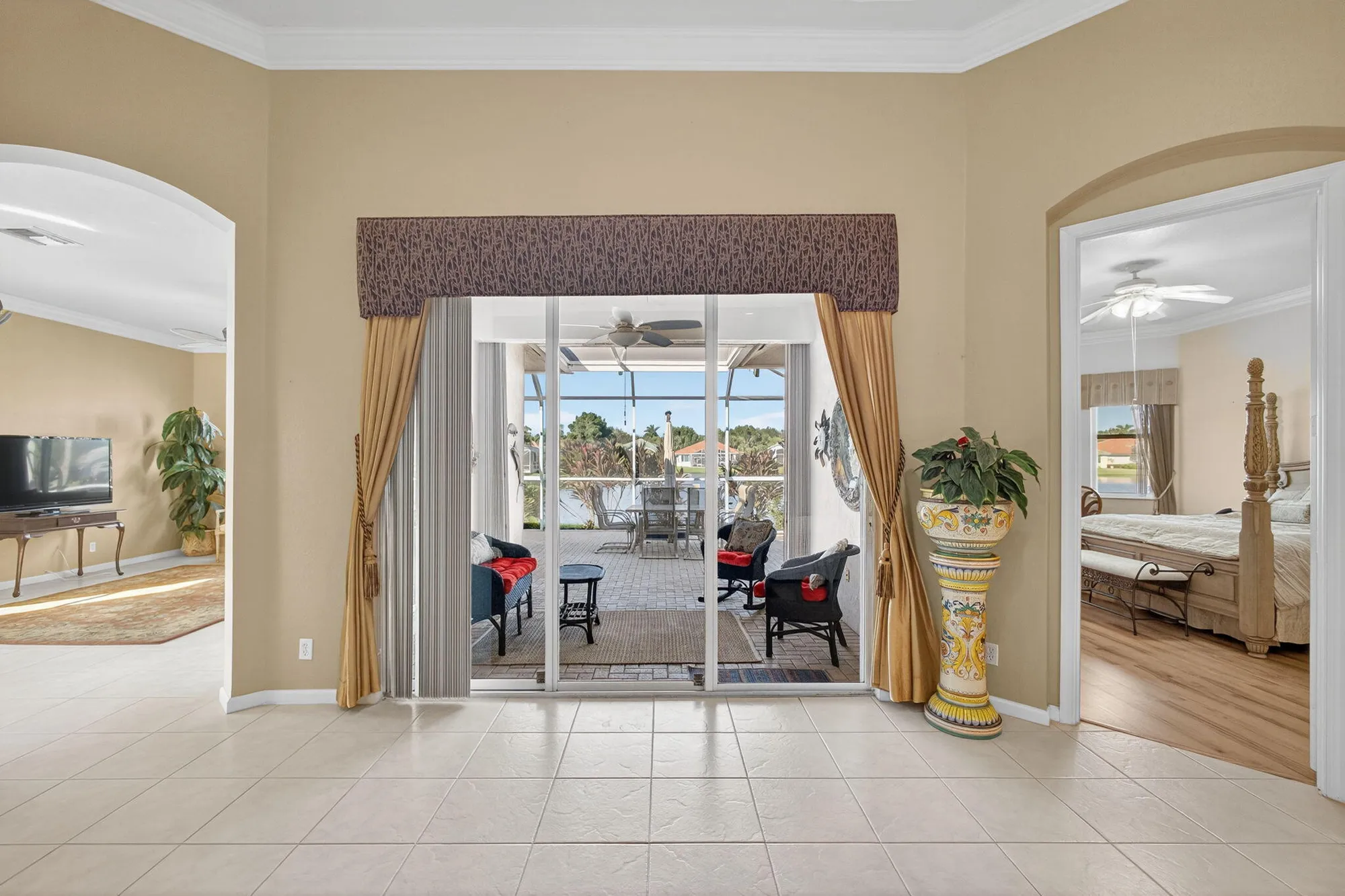 Property Slideshow image 7 of 44 | 9089 bay harbour cir, West Palm Beach, FL, 33411