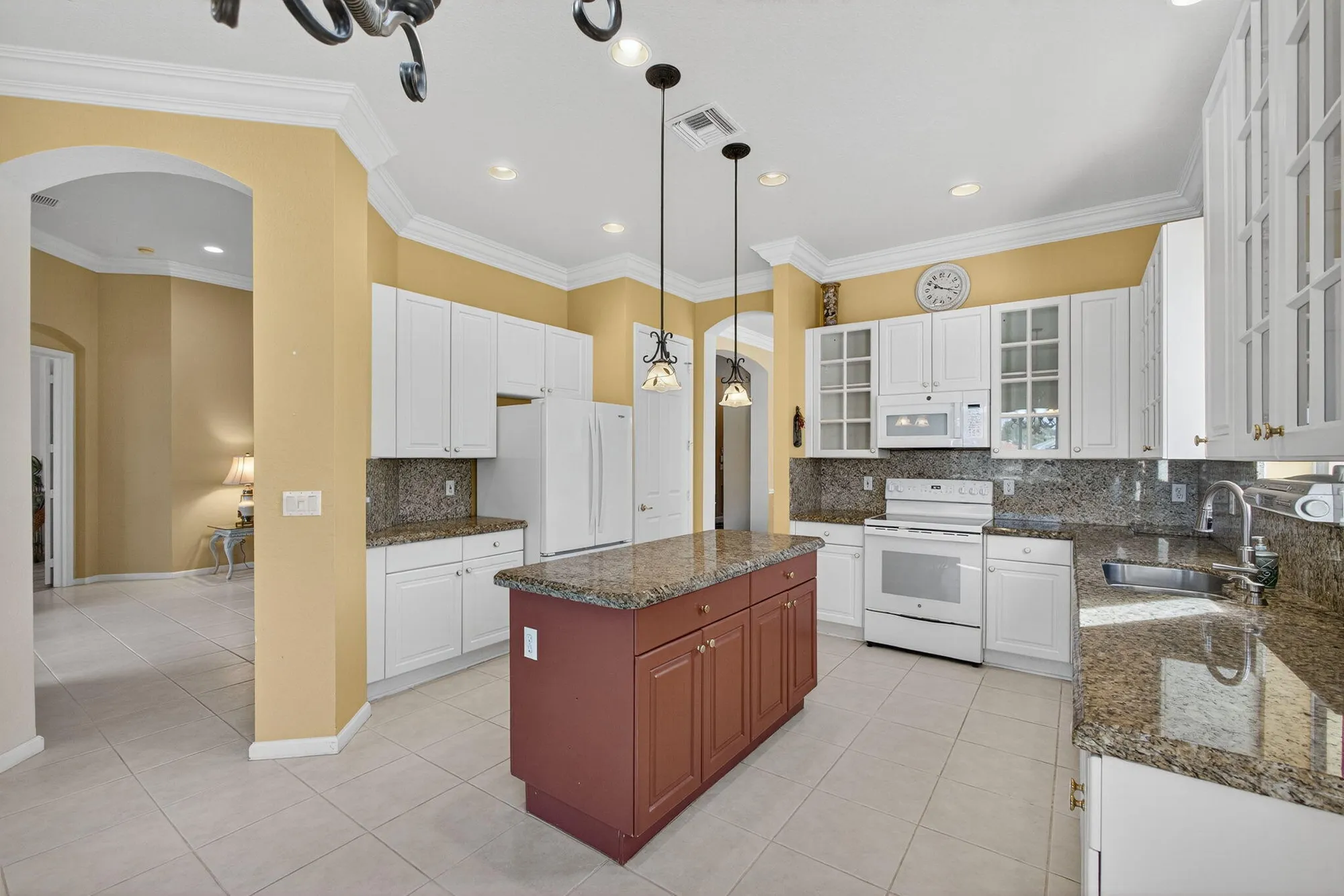 Property Slideshow image 11 of 44 | 9089 bay harbour cir, West Palm Beach, FL, 33411