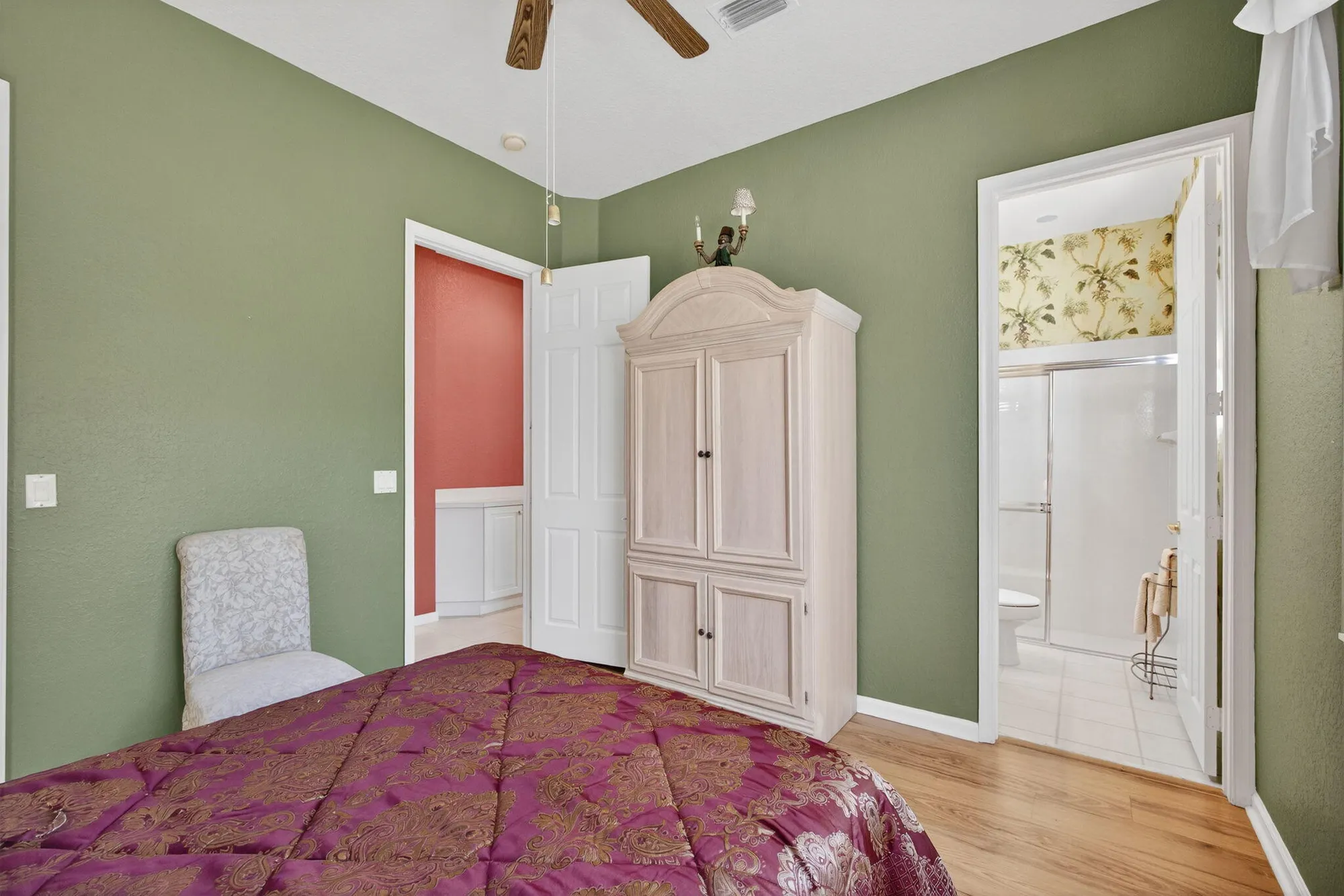 Property Slideshow image 19 of 44 | 9089 bay harbour cir, West Palm Beach, FL, 33411