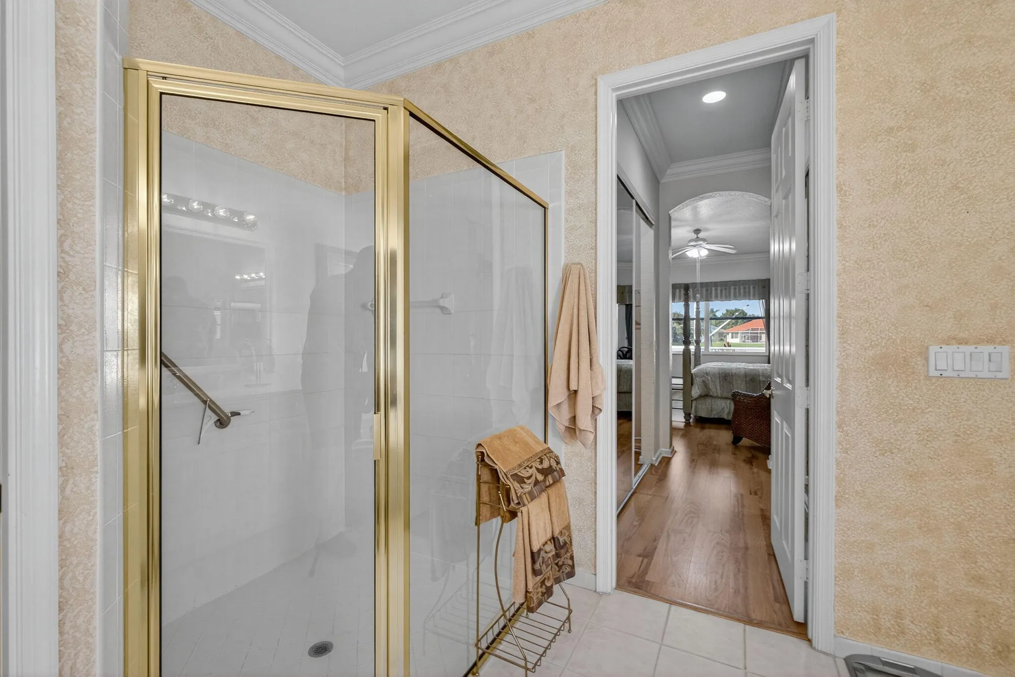 Property Slideshow image 17 of 44 | 9089 bay harbour cir, West Palm Beach, FL, 33411