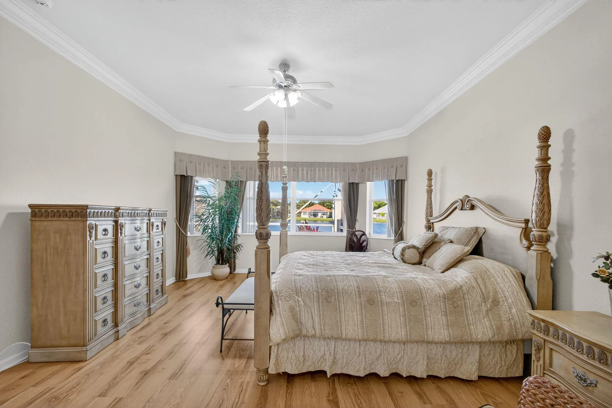 Property Slideshow image 14 of 44 | 9089 bay harbour cir, West Palm Beach, FL, 33411
