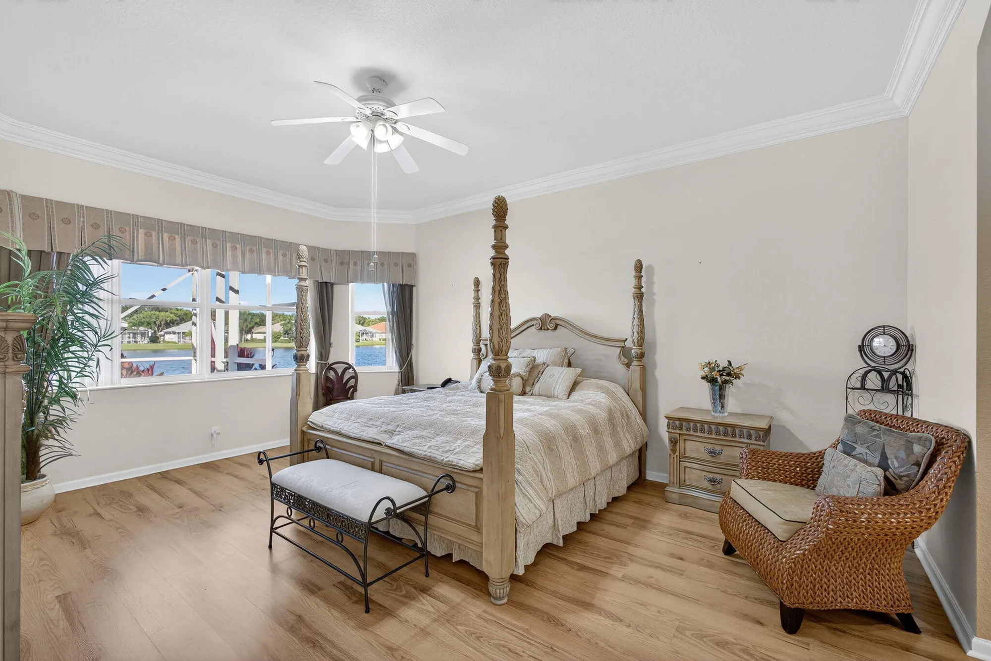 Property Slideshow image 13 of 44 | 9089 bay harbour cir, West Palm Beach, FL, 33411