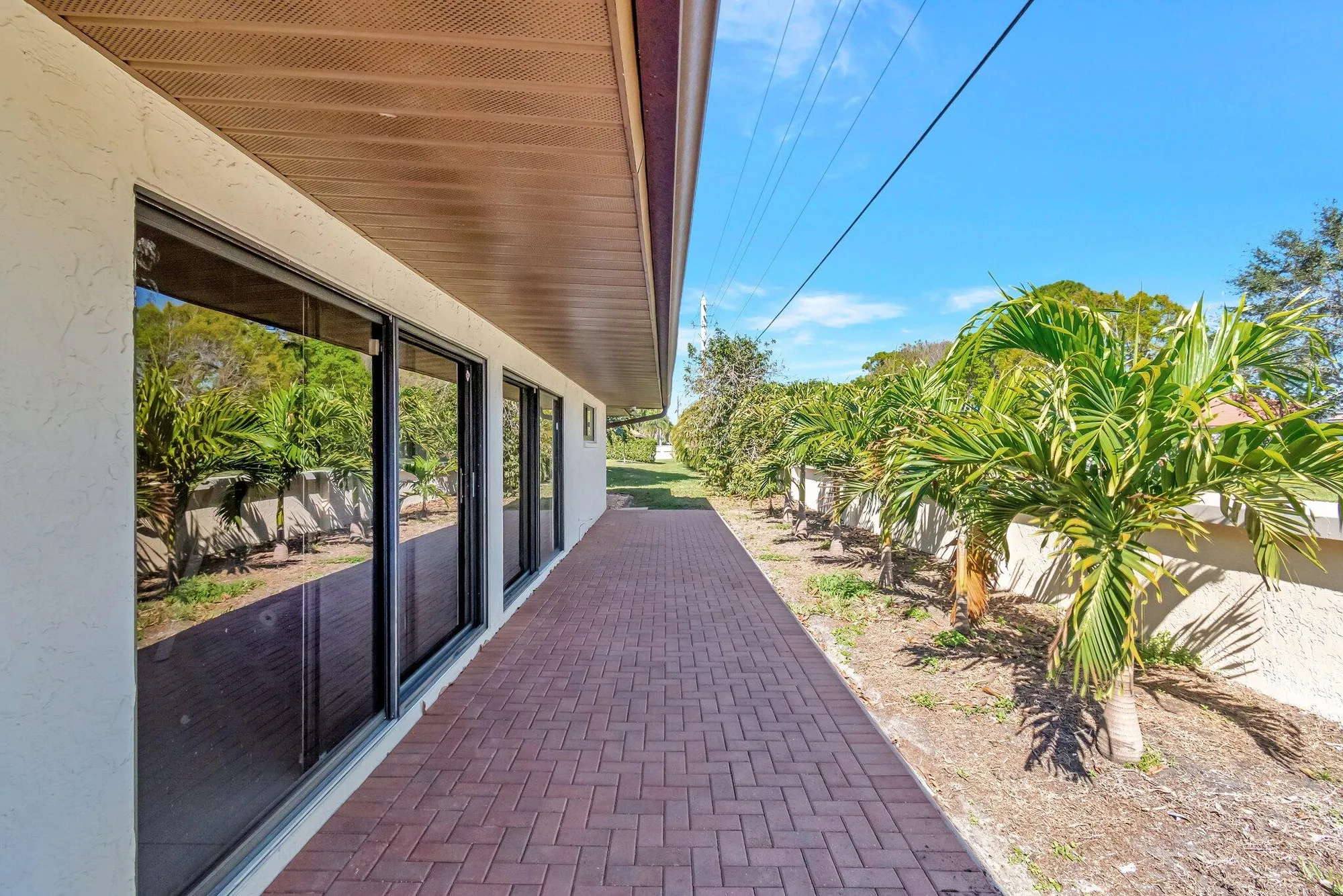 Property Slideshow image 27 of 49 | 10298 greentrail dr, Boynton Beach, FL, 33436