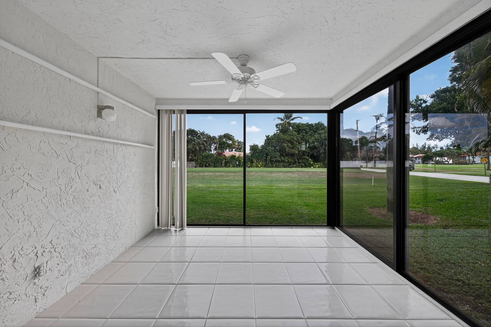 Property Slideshow image 14 of 37 | 9187 norte lago 5i, Boca Raton, FL, 33428