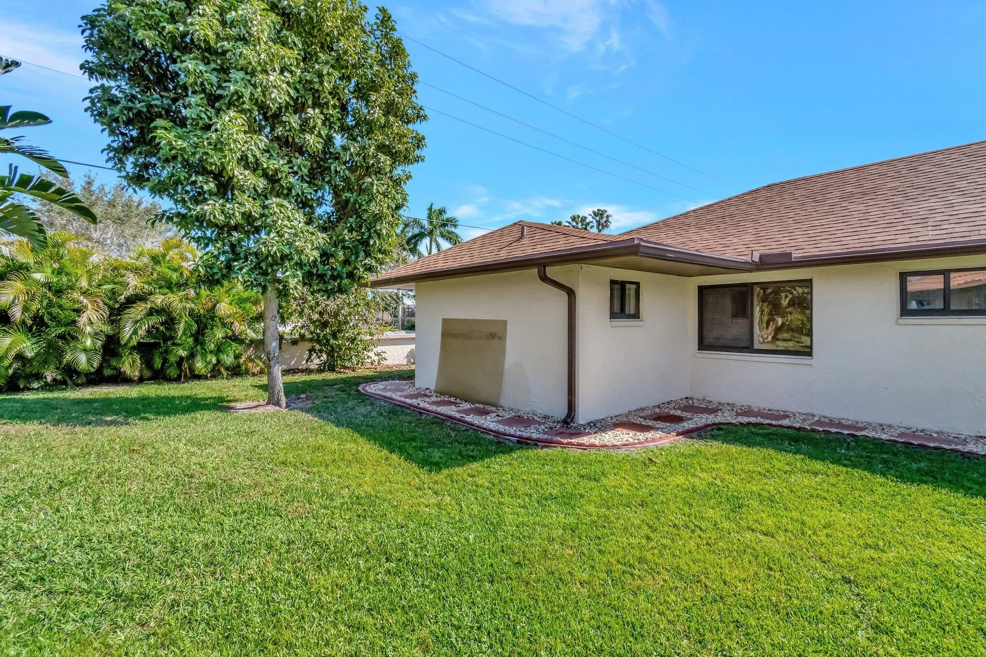 Property Slideshow image 29 of 49 | 10298 greentrail dr, Boynton Beach, FL, 33436