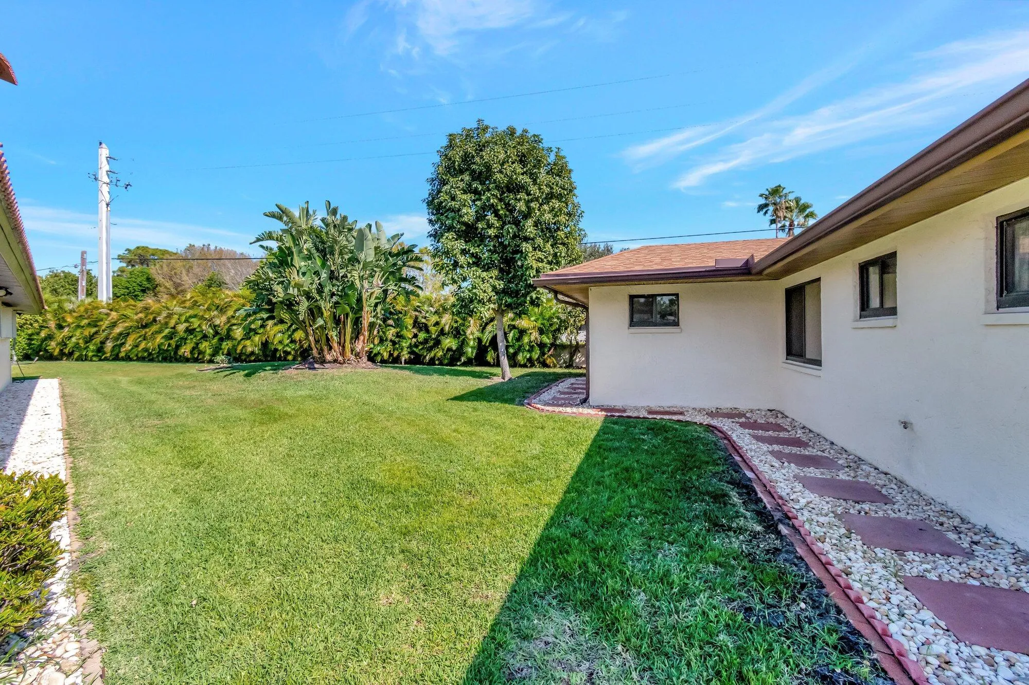 Property Slideshow image 30 of 49 | 10298 greentrail dr, Boynton Beach, FL, 33436