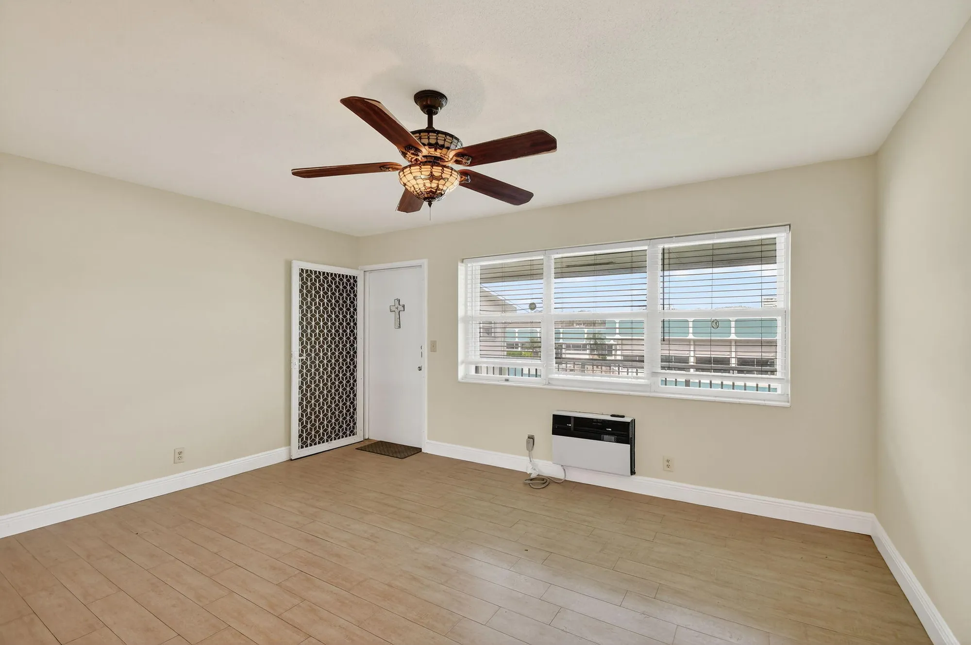 Property Slideshow image 7 of 41 | 560 horizons 210, Boynton Beach, FL, 33435