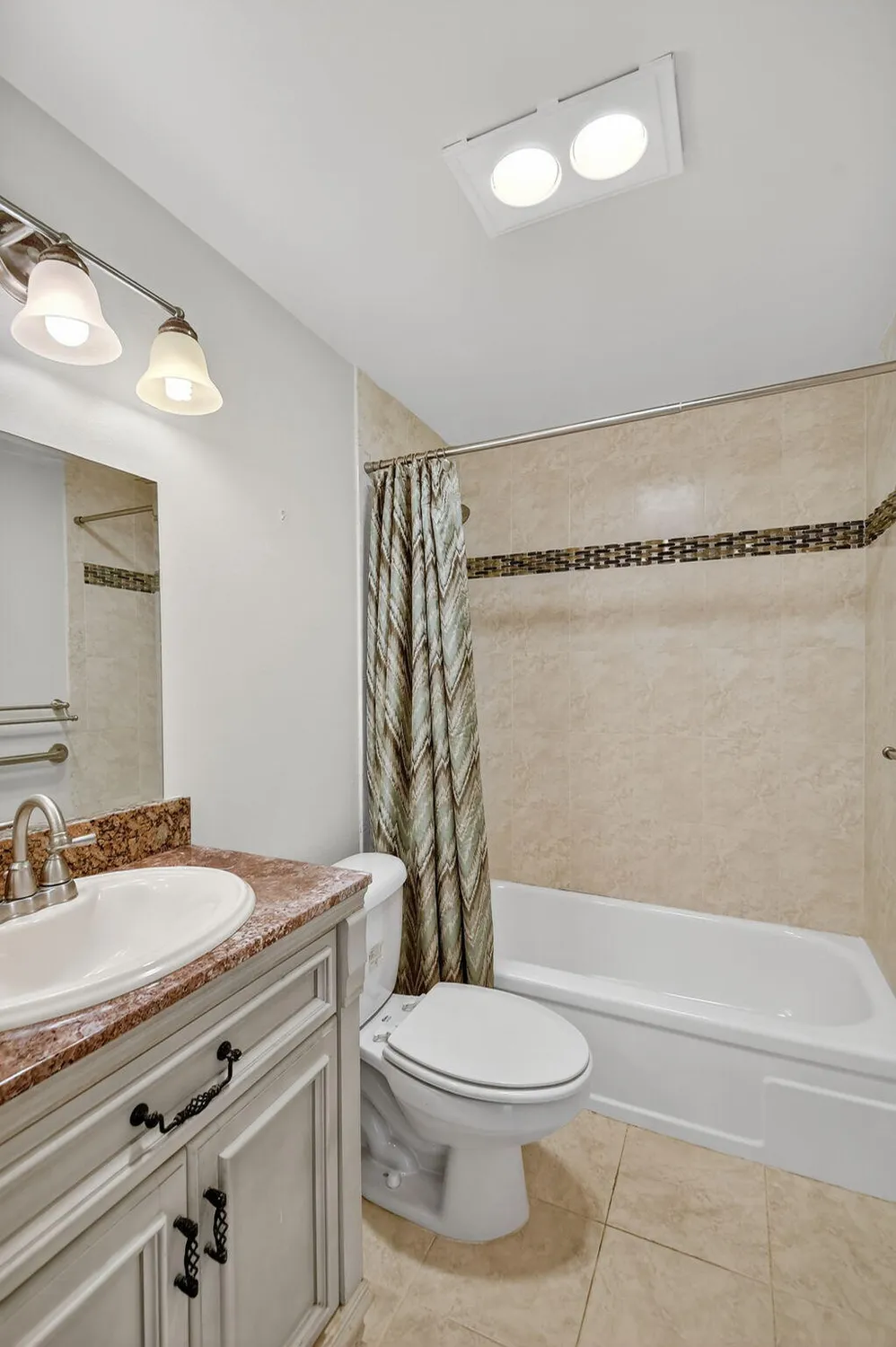 Property Slideshow image 16 of 41 | 560 horizons 210, Boynton Beach, FL, 33435