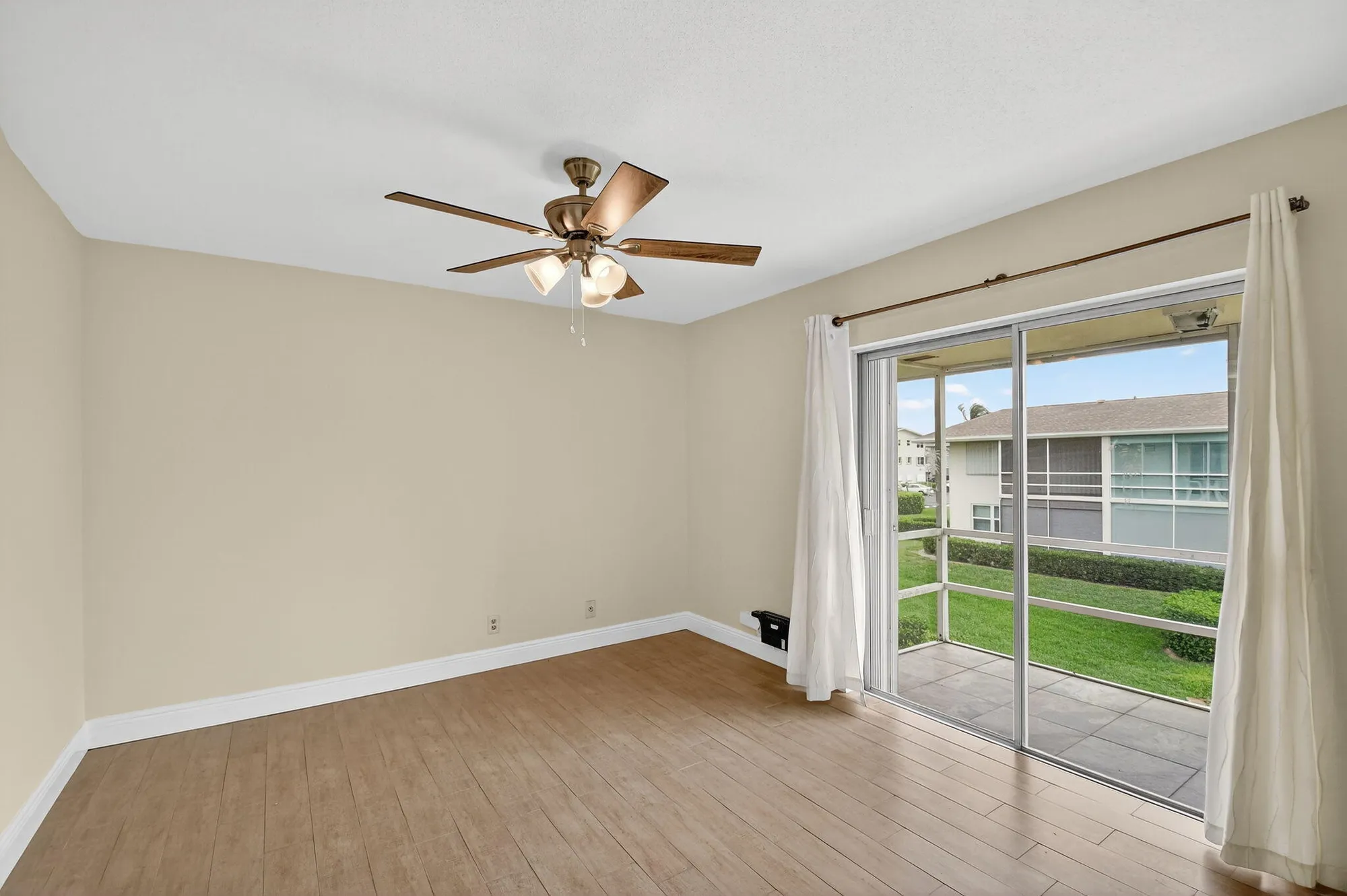 Property Slideshow image 12 of 41 | 560 horizons 210, Boynton Beach, FL, 33435