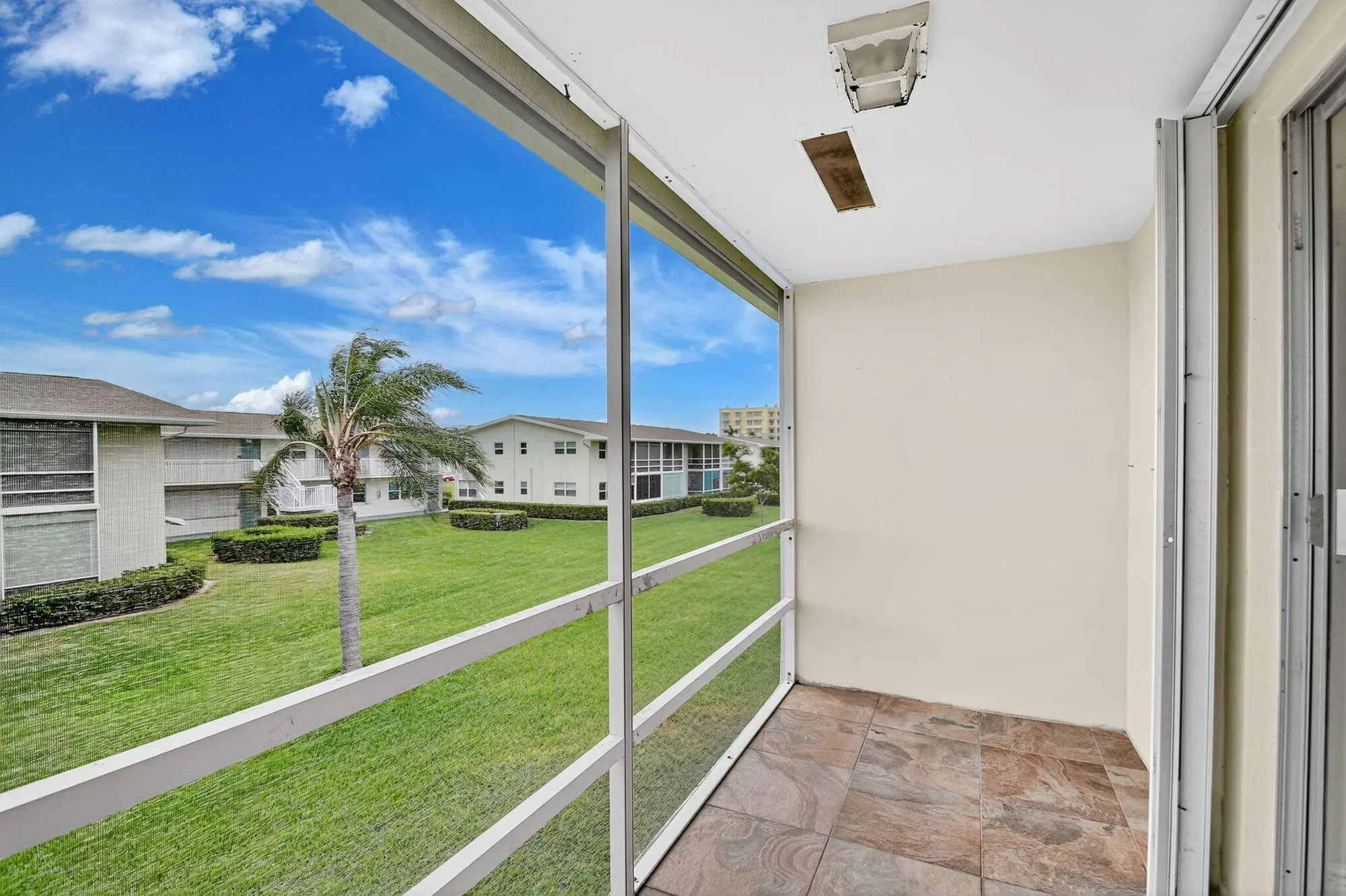 Property Slideshow image 17 of 41 | 560 horizons 210, Boynton Beach, FL, 33435