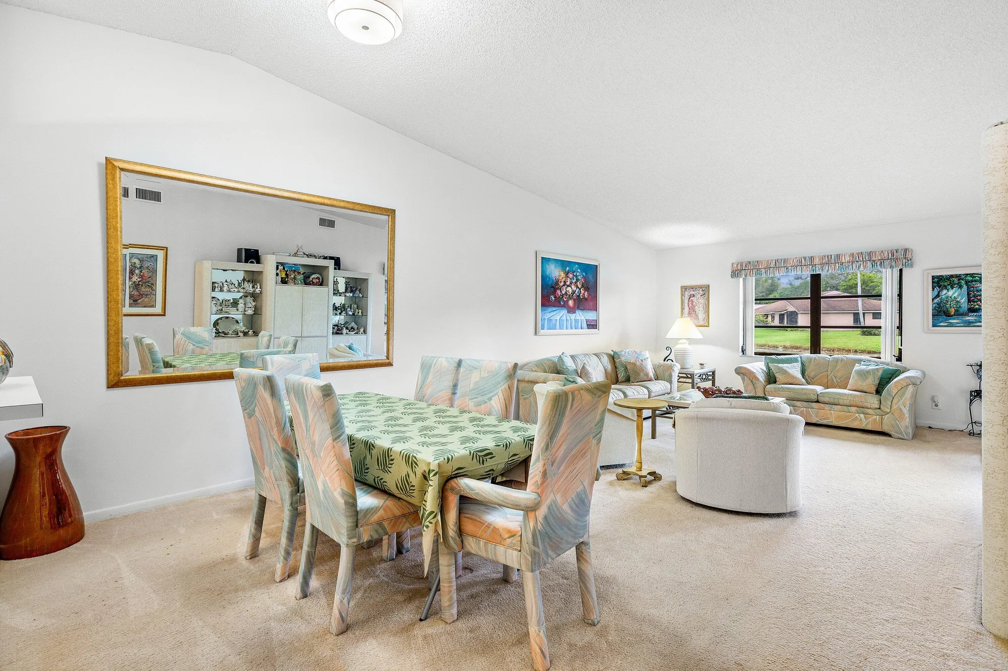 Property Slideshow image 10 of 40 | 8282 springlake dr f, Boca Raton, FL, 33496