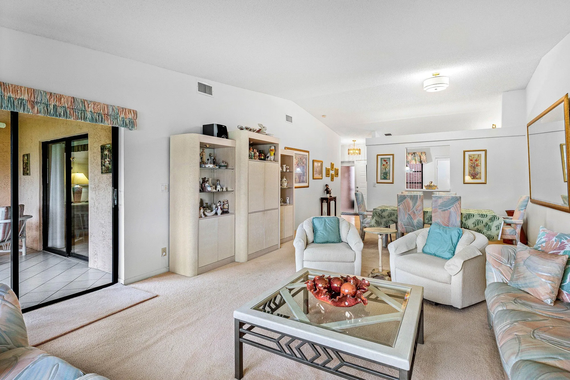 Property Slideshow image 15 of 40 | 8282 springlake dr f, Boca Raton, FL, 33496