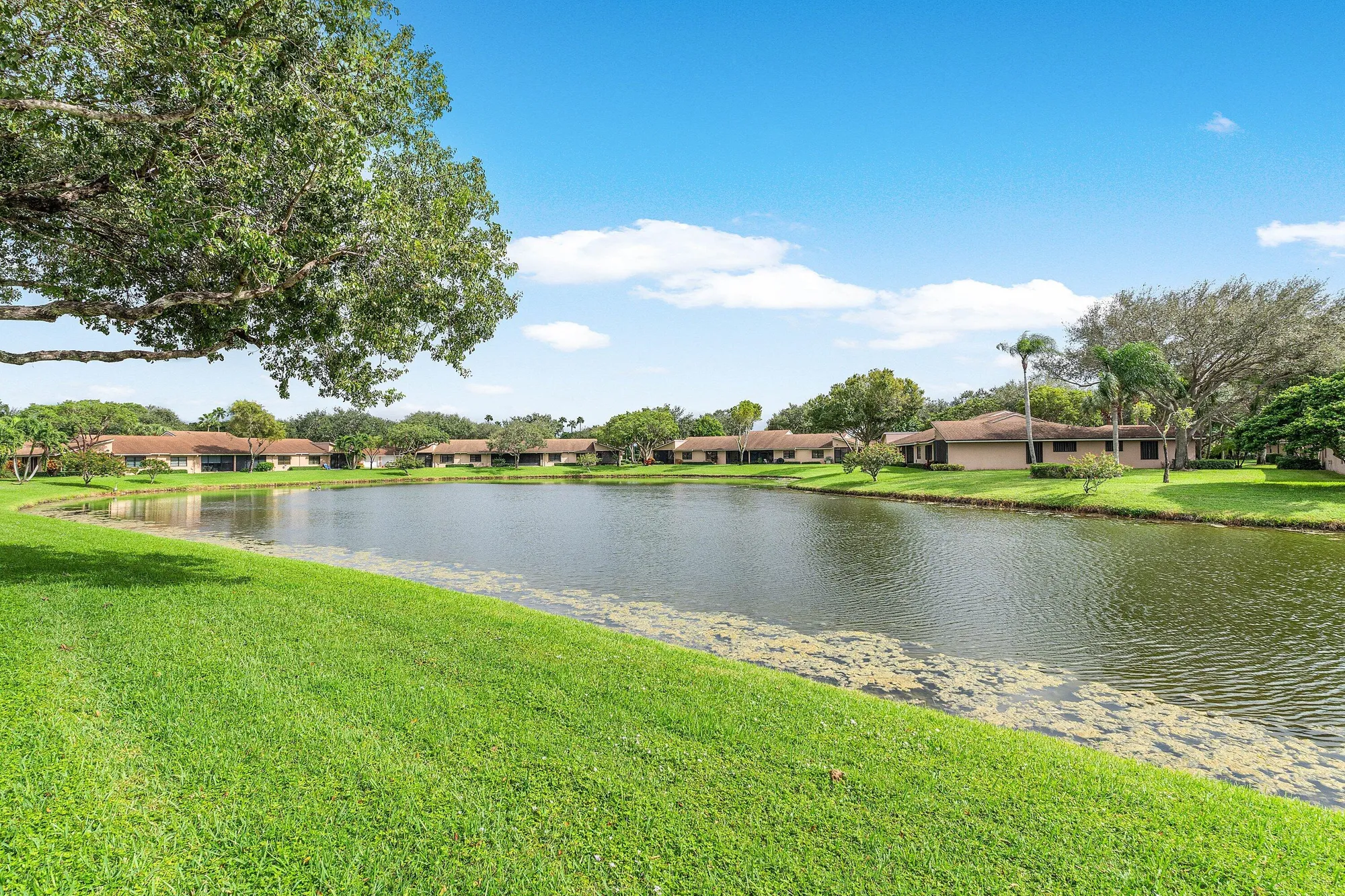 Property Slideshow image 1 of 40 | 8282 springlake dr f, Boca Raton, FL, 33496