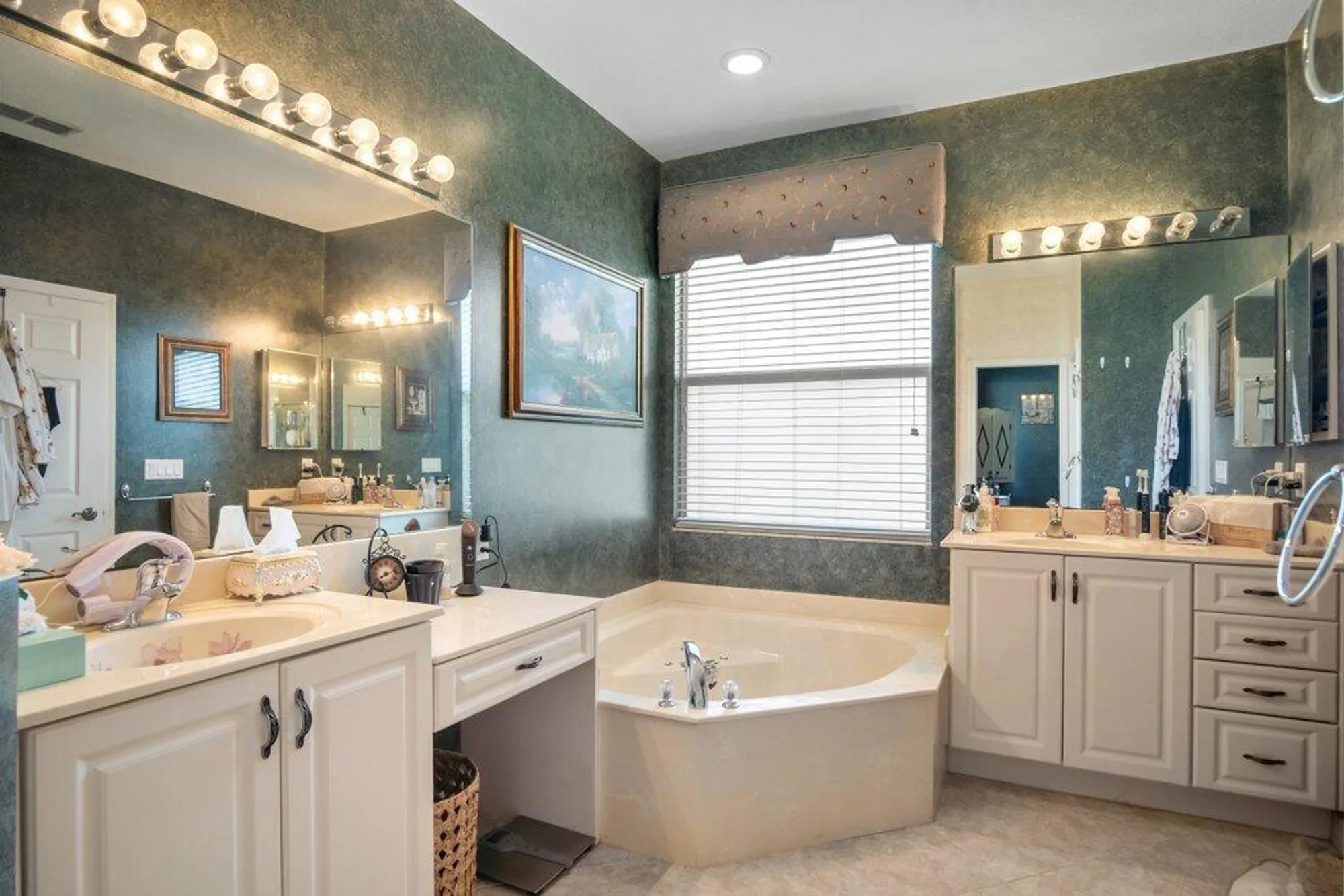 Property Slideshow image 30 of 65 | 11660 sw mountain ash cir, Port Saint Lucie, FL, 34987
