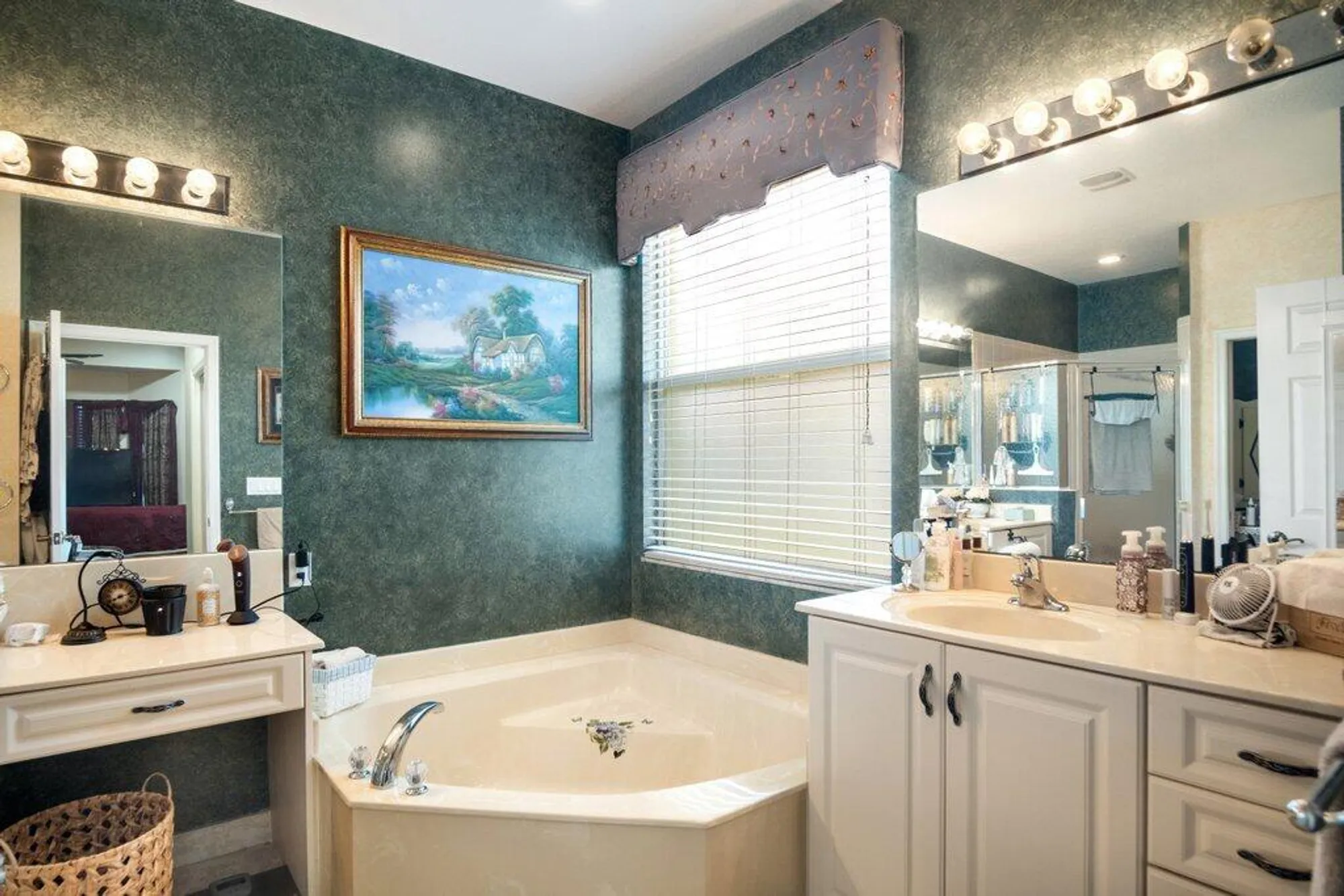Property Slideshow image 28 of 65 | 11660 sw mountain ash cir, Port Saint Lucie, FL, 34987