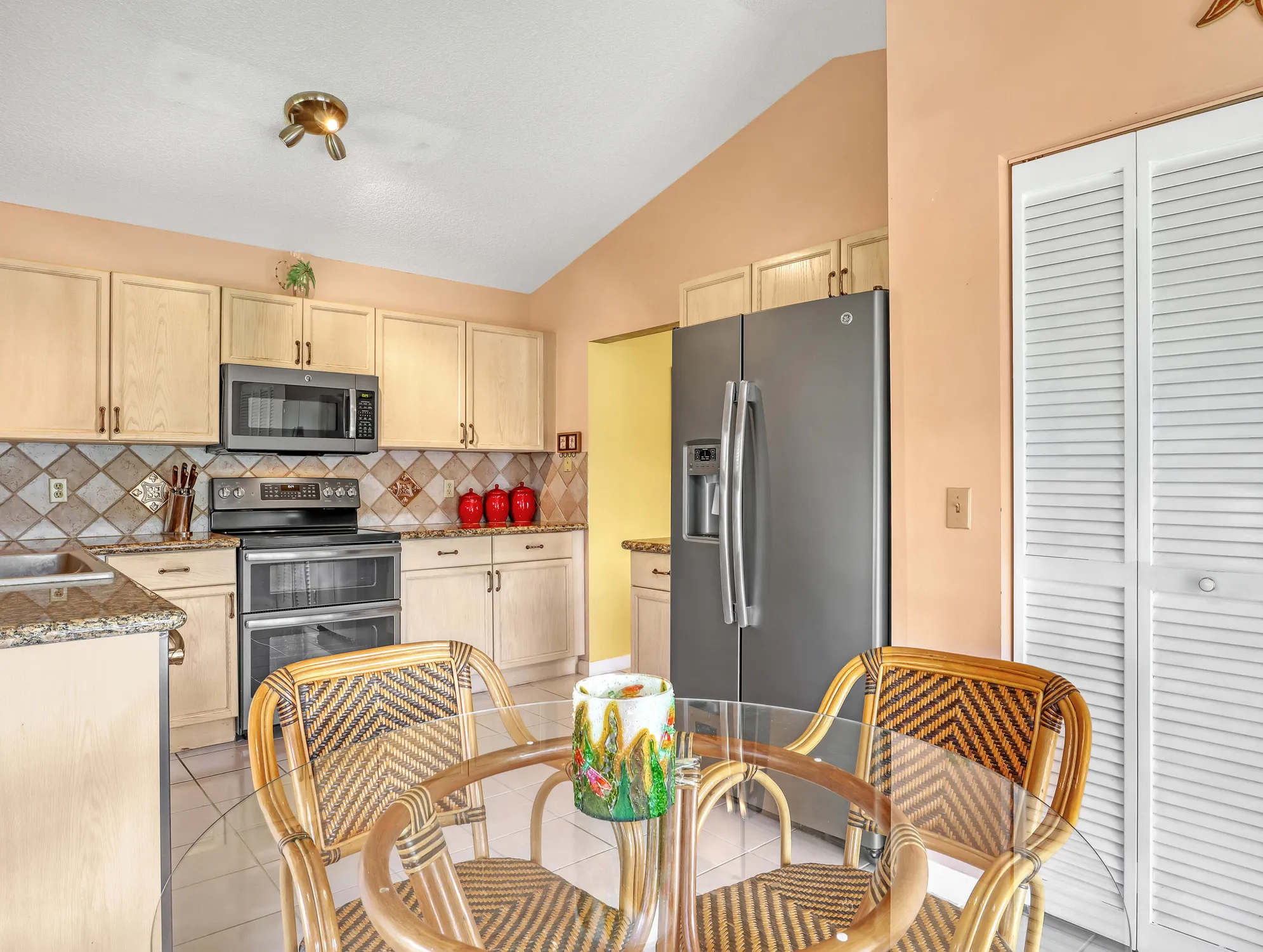 Property Slideshow image 16 of 57 | 3283 jog park dr, Greenacres, FL, 33467
