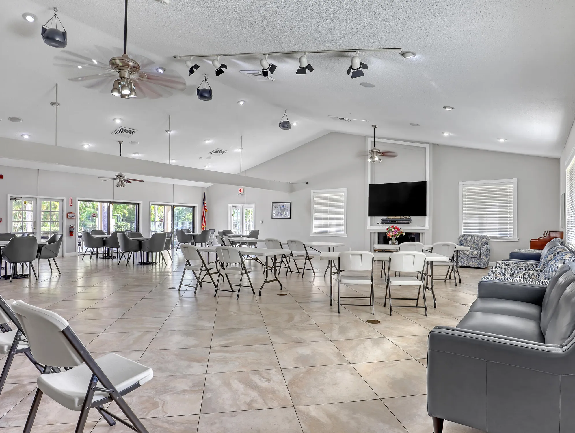 Property Slideshow image 48 of 57 | 3283 jog park dr, Greenacres, FL, 33467