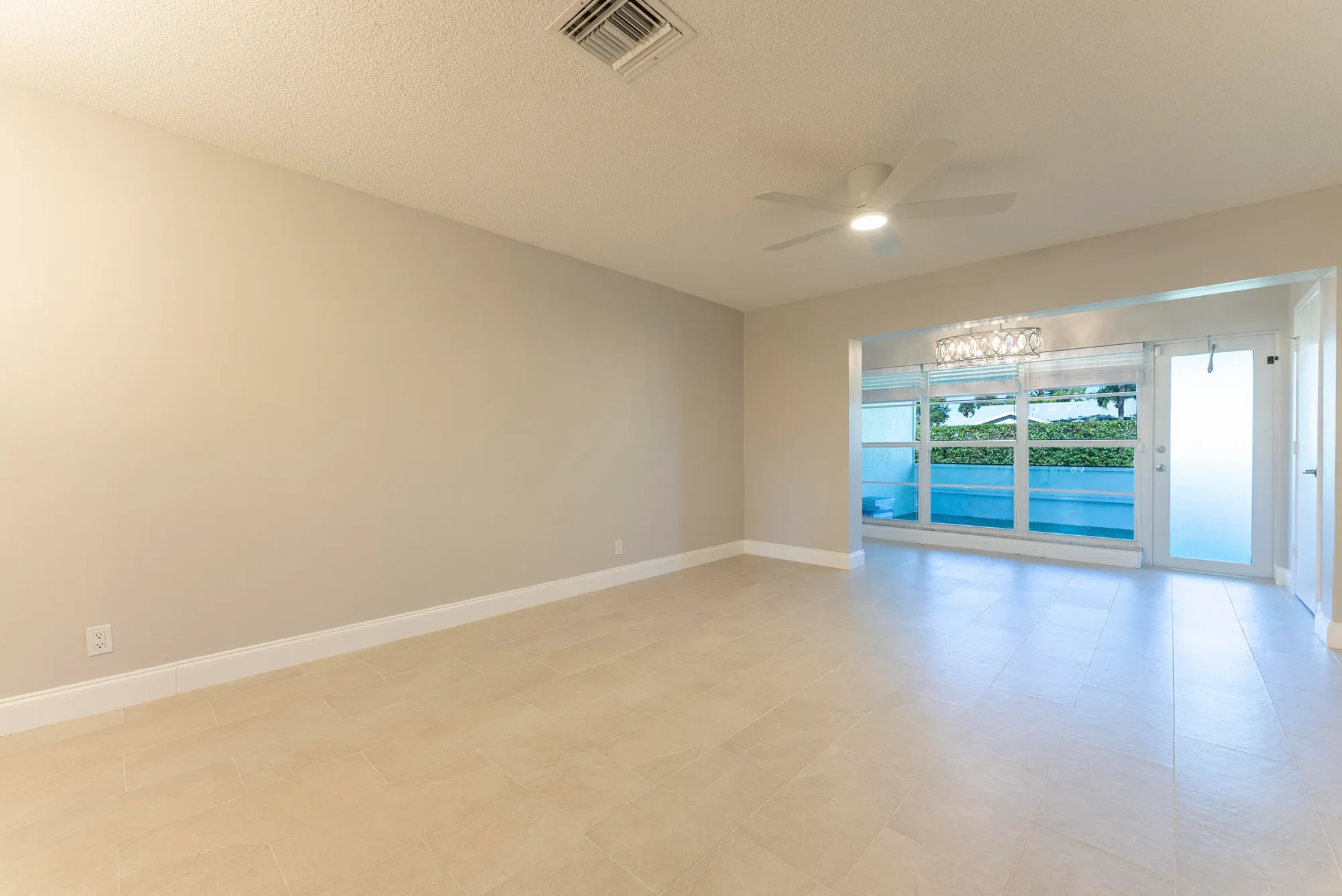 Property Slideshow image 10 of 35 | 2501 del aire blvd 20-b, Delray Beach, FL, 33445