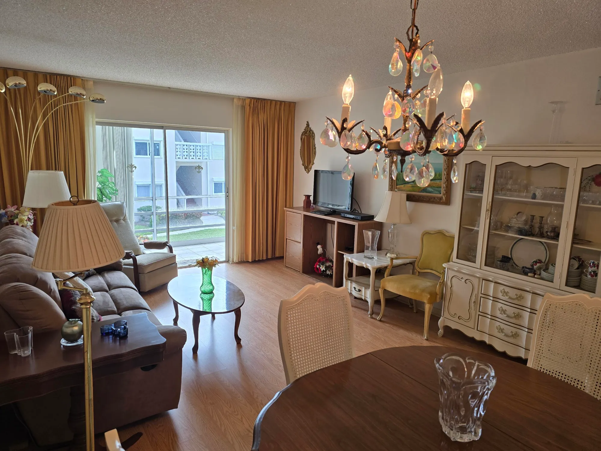 Property Slideshow image 4 of 34 | 2668 garden dr 202, Lake Worth, FL, 33461