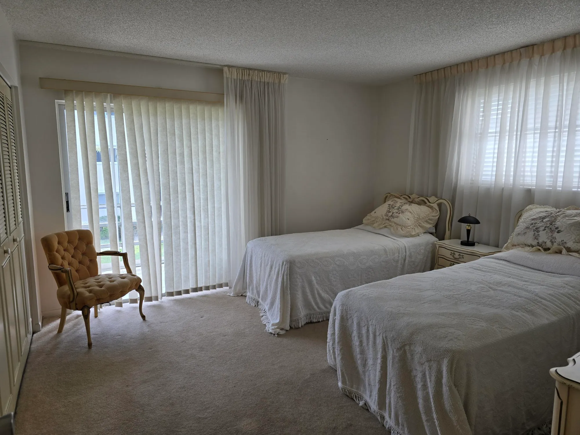 Property Slideshow image 13 of 34 | 2668 garden dr 202, Lake Worth, FL, 33461