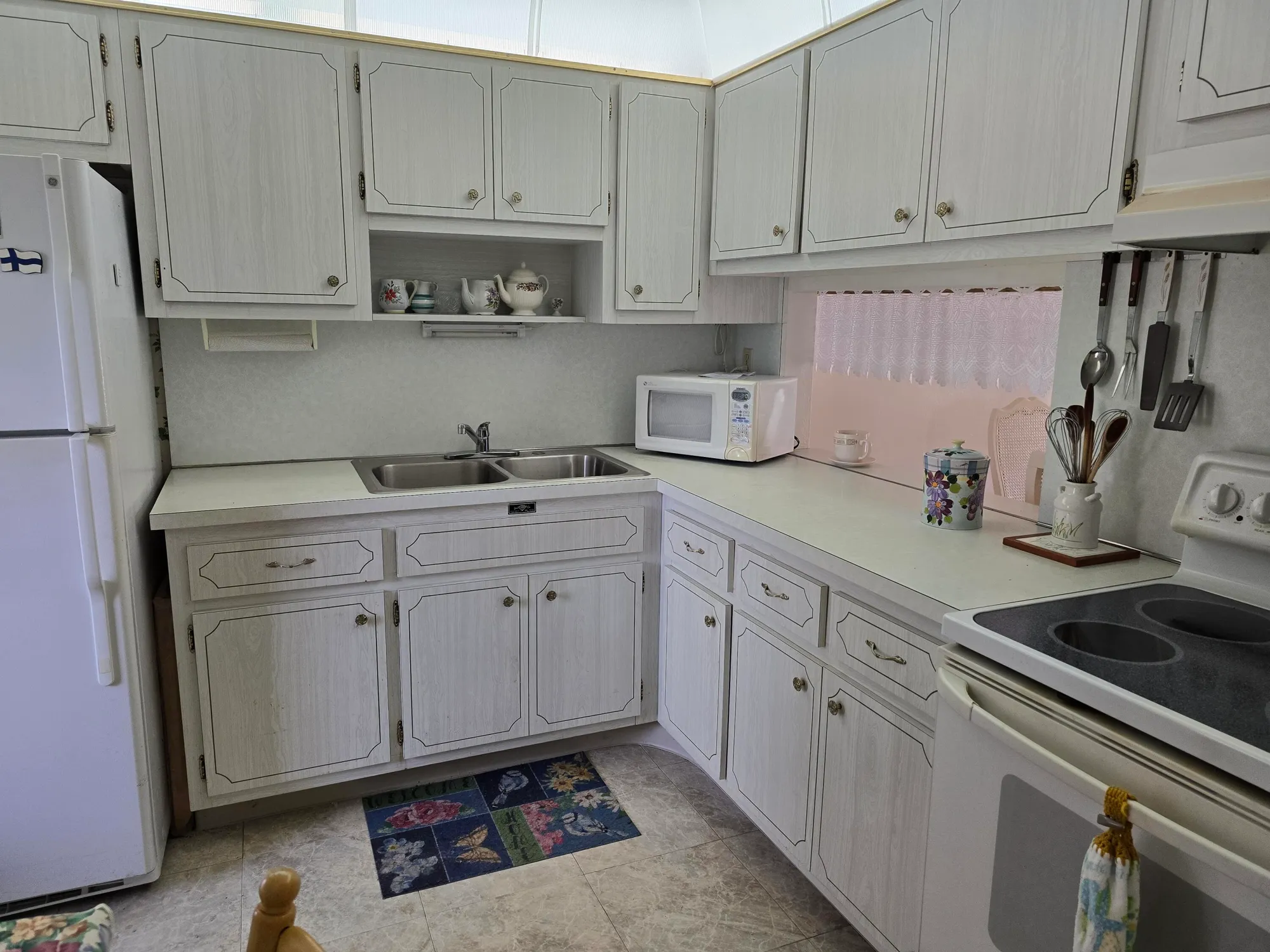 Property Slideshow image 9 of 34 | 2668 garden dr 202, Lake Worth, FL, 33461